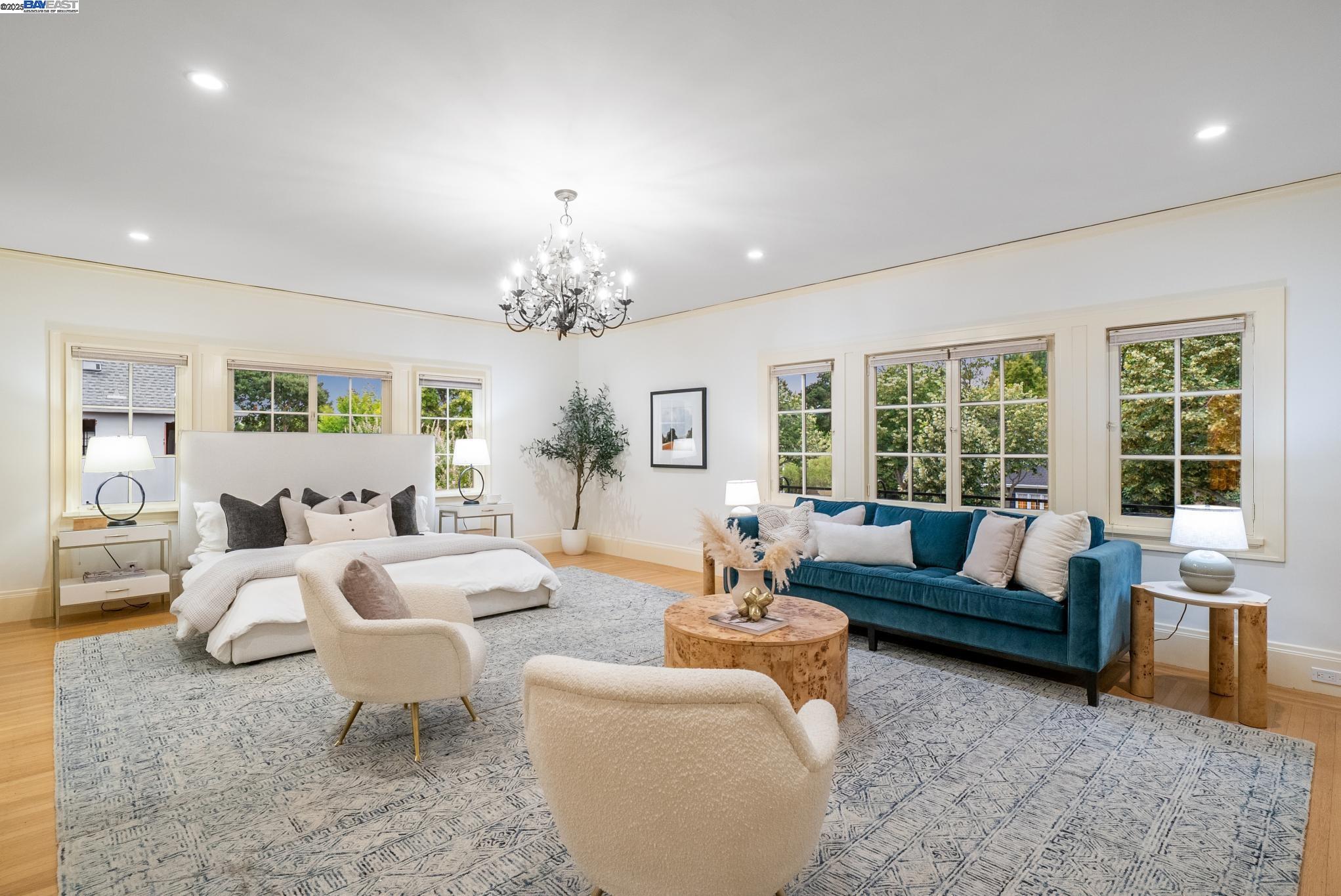 Detail Gallery Image 28 of 60 For 1232 Bay Street, Alameda,  CA 94501 - 8 Beds | 3/3 Baths