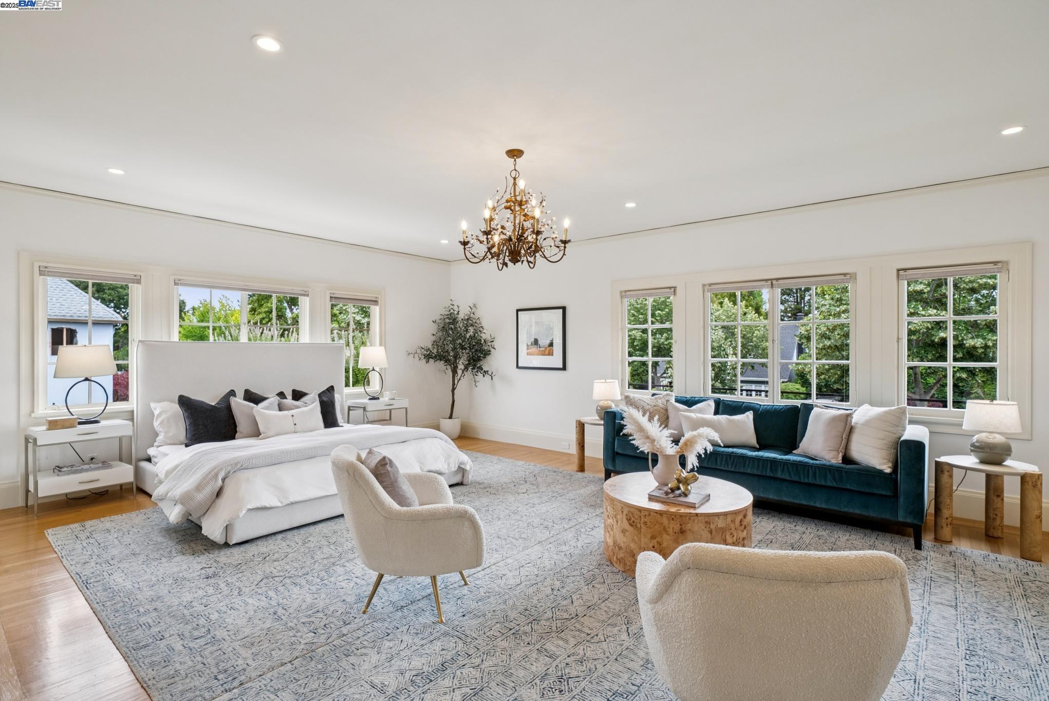 Detail Gallery Image 29 of 60 For 1232 Bay Street, Alameda,  CA 94501 - 8 Beds | 3/3 Baths