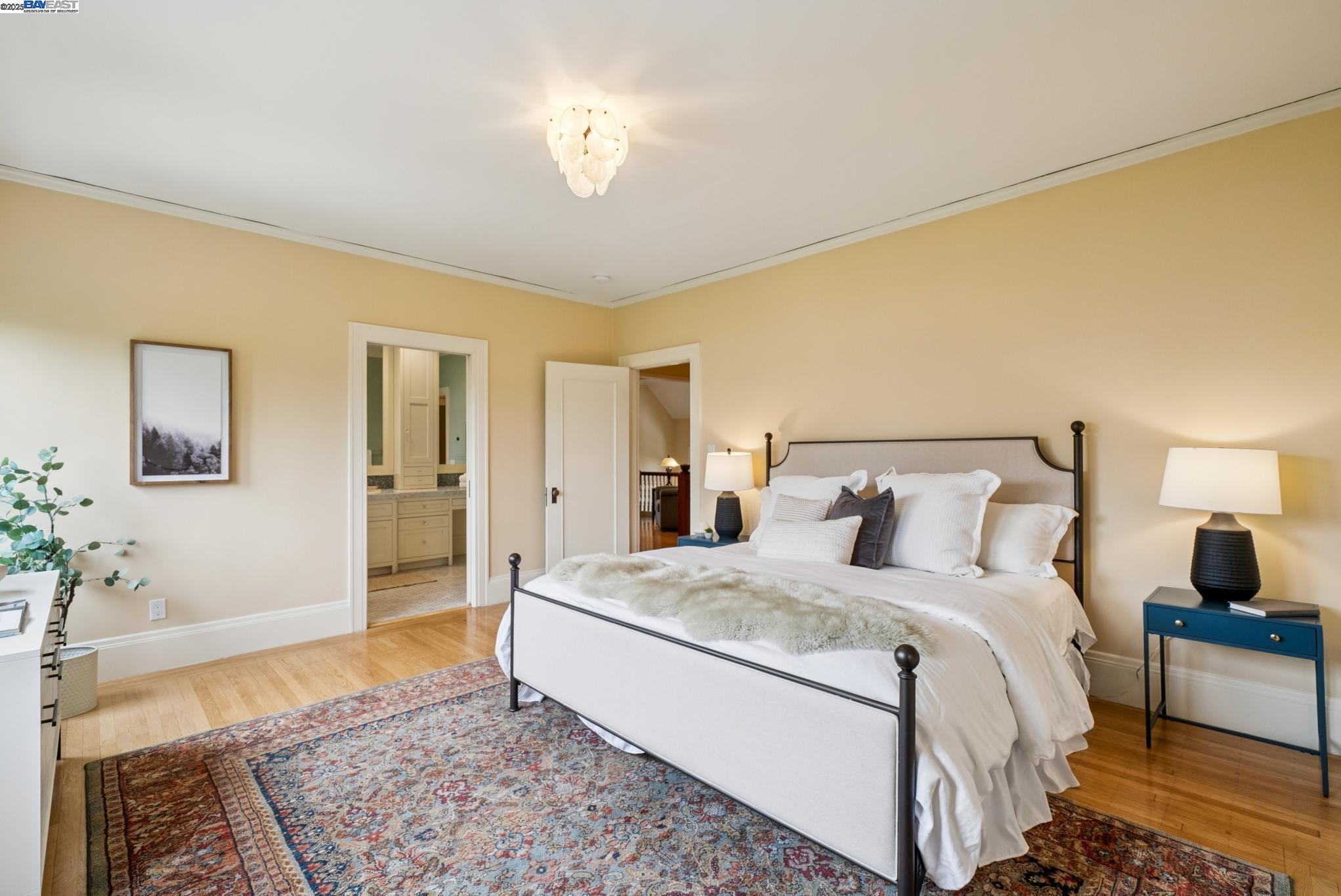Detail Gallery Image 31 of 60 For 1232 Bay Street, Alameda,  CA 94501 - 8 Beds | 3/3 Baths