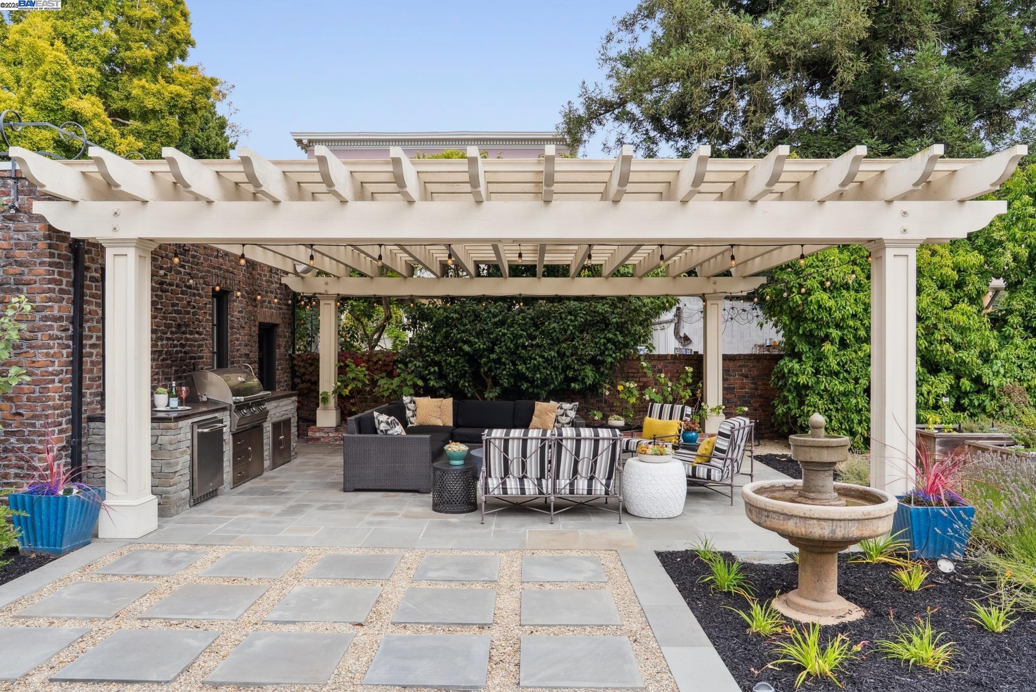 Detail Gallery Image 48 of 60 For 1232 Bay Street, Alameda,  CA 94501 - 8 Beds | 3/3 Baths