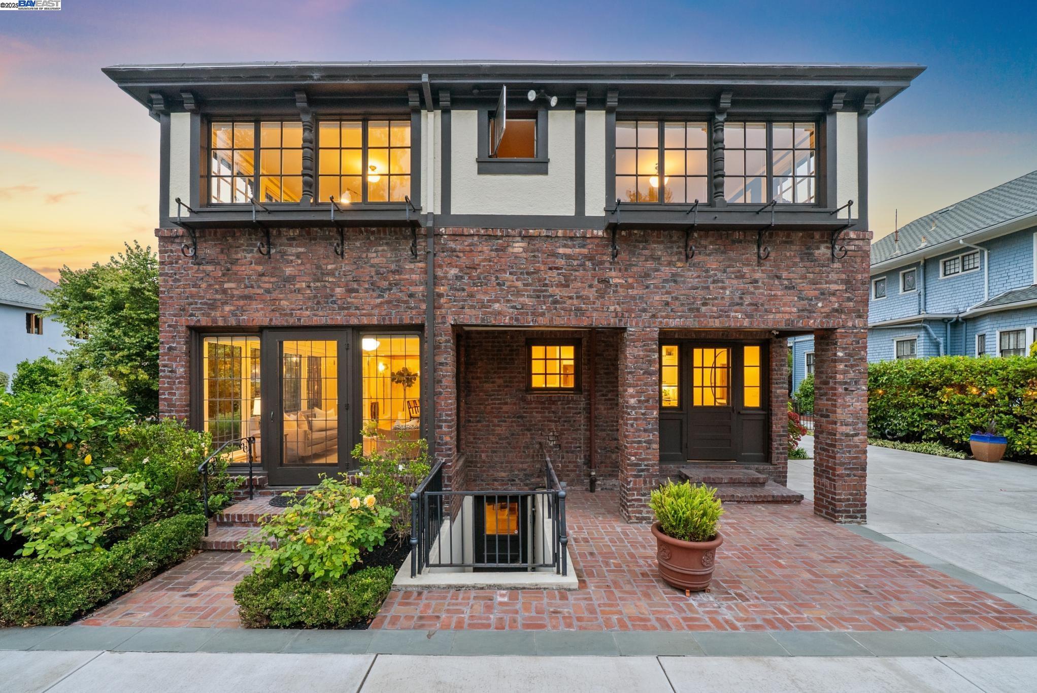 Detail Gallery Image 52 of 60 For 1232 Bay Street, Alameda,  CA 94501 - 8 Beds | 3/3 Baths