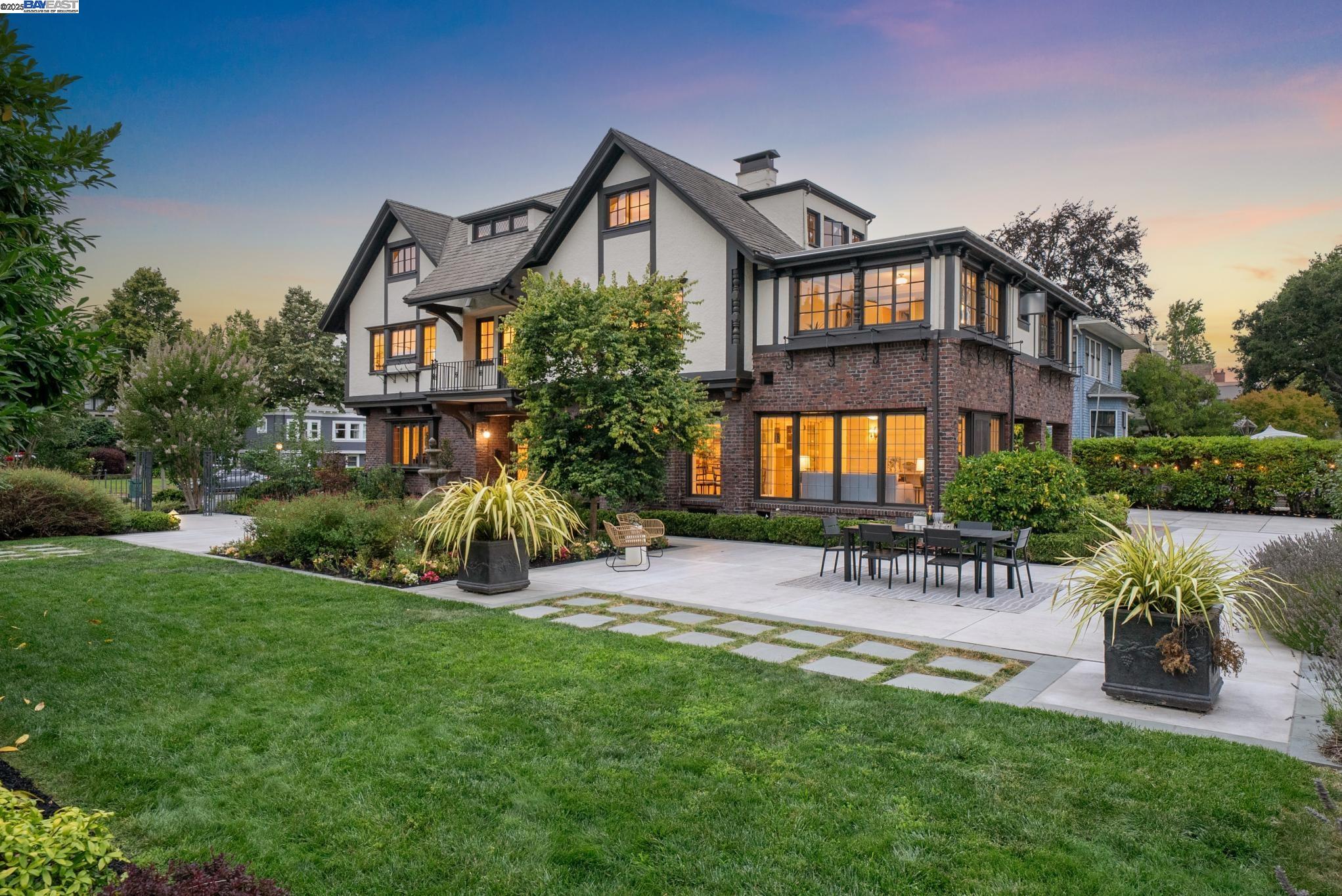 Detail Gallery Image 53 of 60 For 1232 Bay Street, Alameda,  CA 94501 - 8 Beds | 3/3 Baths