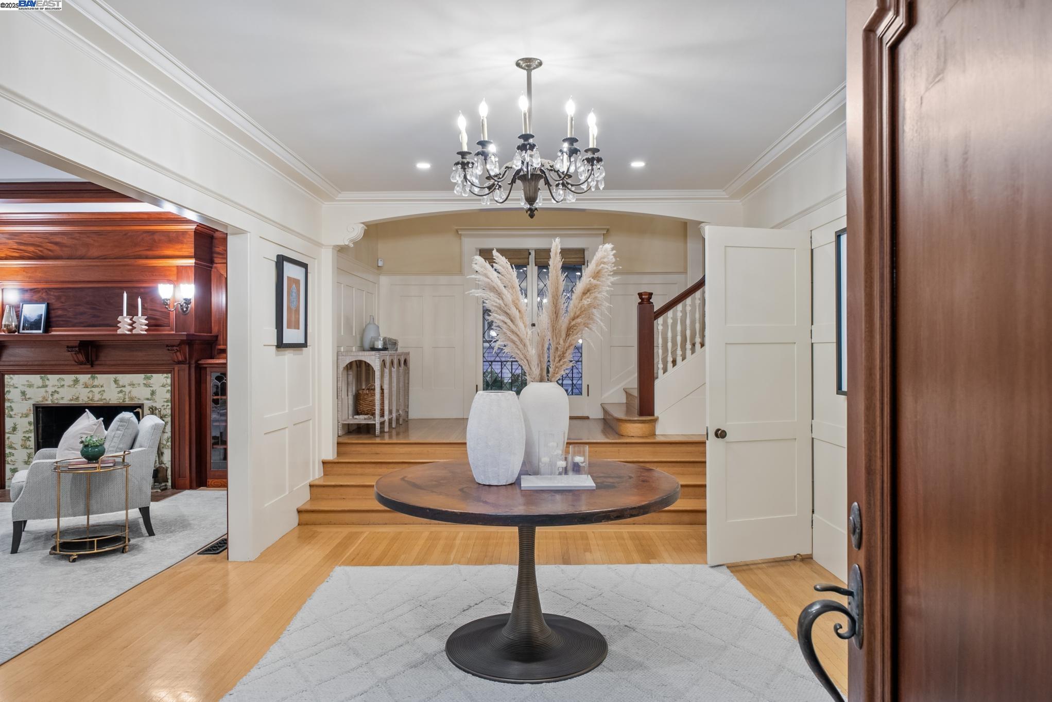 Detail Gallery Image 10 of 60 For 1232 Bay Street, Alameda,  CA 94501 - 8 Beds | 3/3 Baths