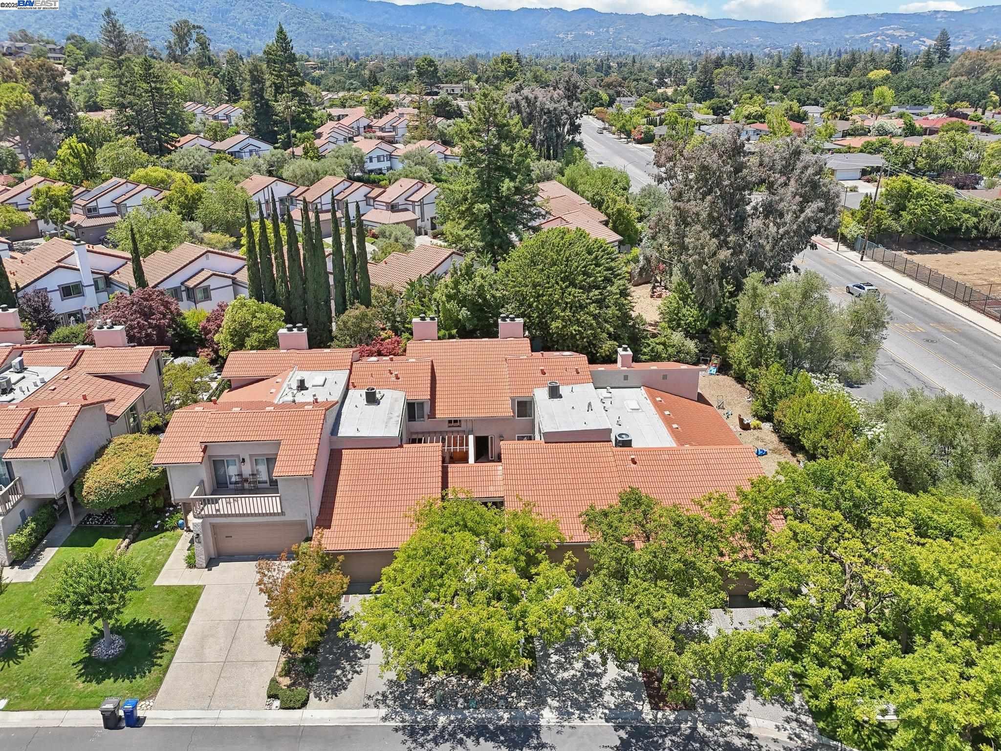 Detail Gallery Image 39 of 43 For 142 Calle Larga, Los Gatos,  CA 95032 - 3 Beds | 3 Baths