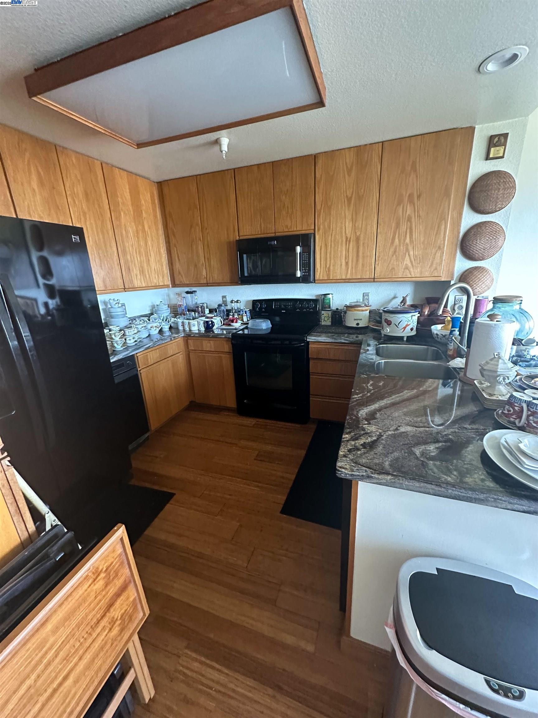 Detail Gallery Image 1 of 11 For 440 Pointe Pacific #3,  Daly City,  CA 94014 - 3 Beds | 2/1 Baths