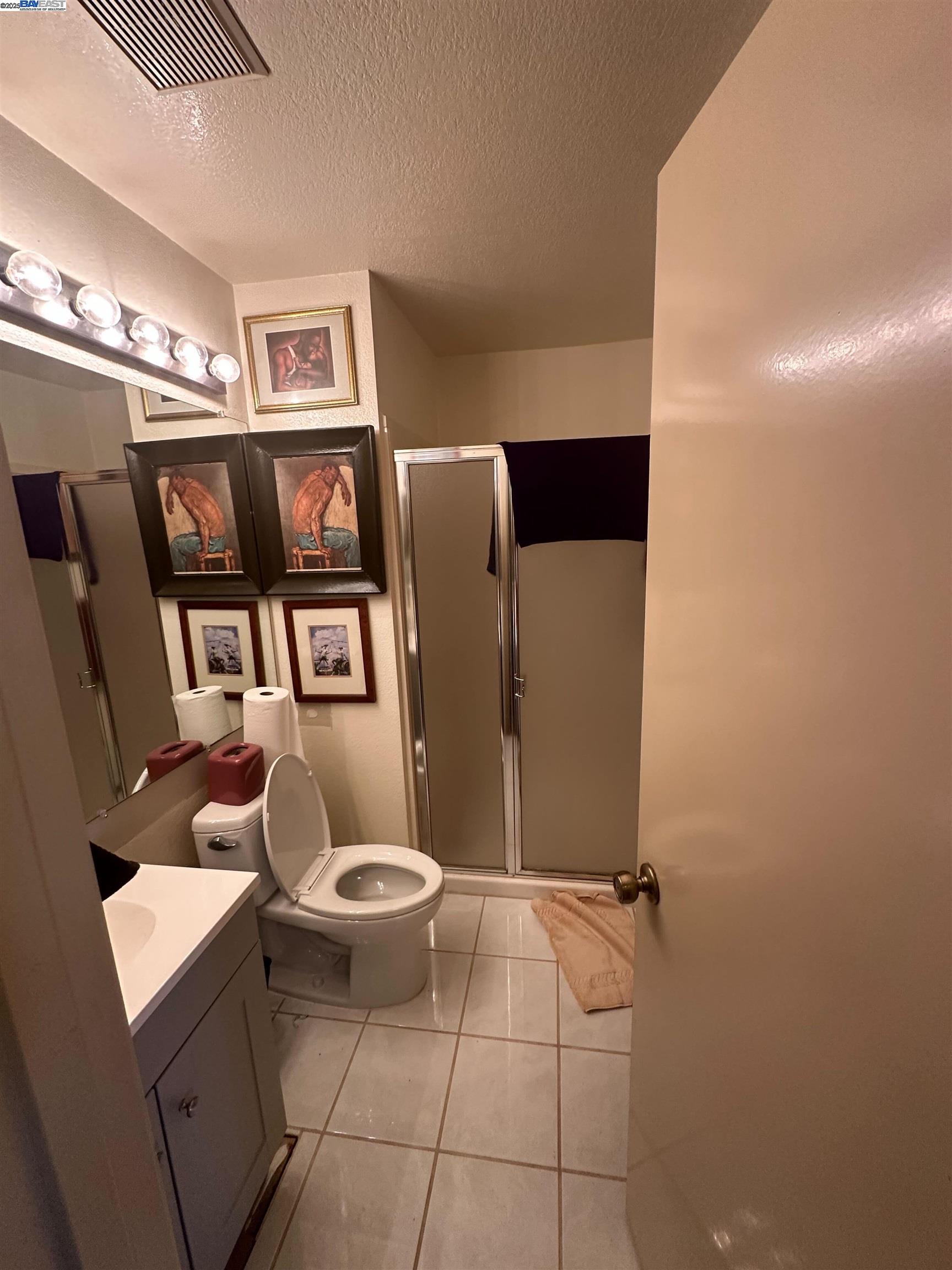 Detail Gallery Image 5 of 11 For 440 Pointe Pacific #3,  Daly City,  CA 94014 - 3 Beds | 2/1 Baths