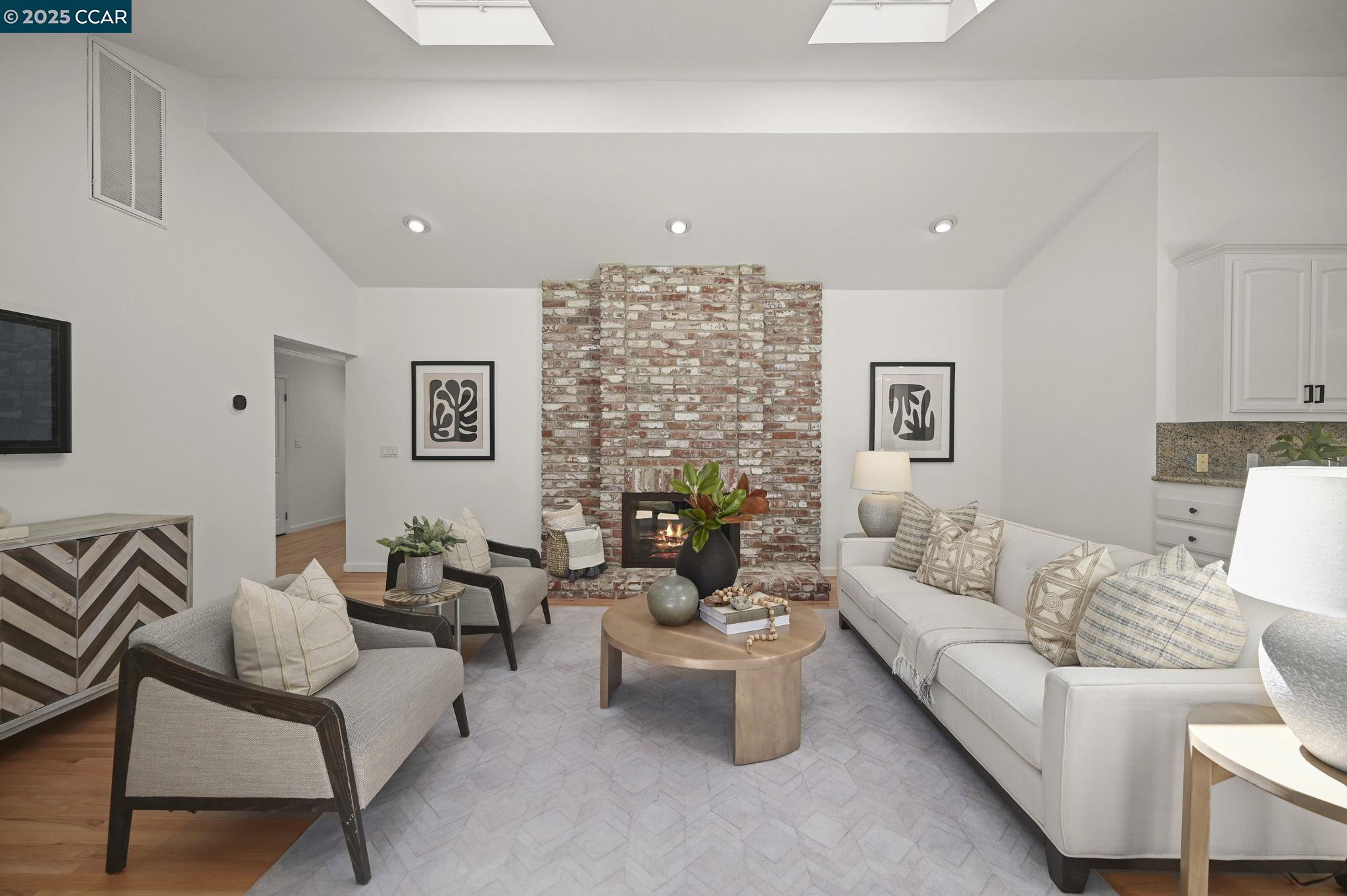 Detail Gallery Image 17 of 59 For 1023 White Gate Rd, Alamo,  CA 94507 - 4 Beds | 3/1 Baths