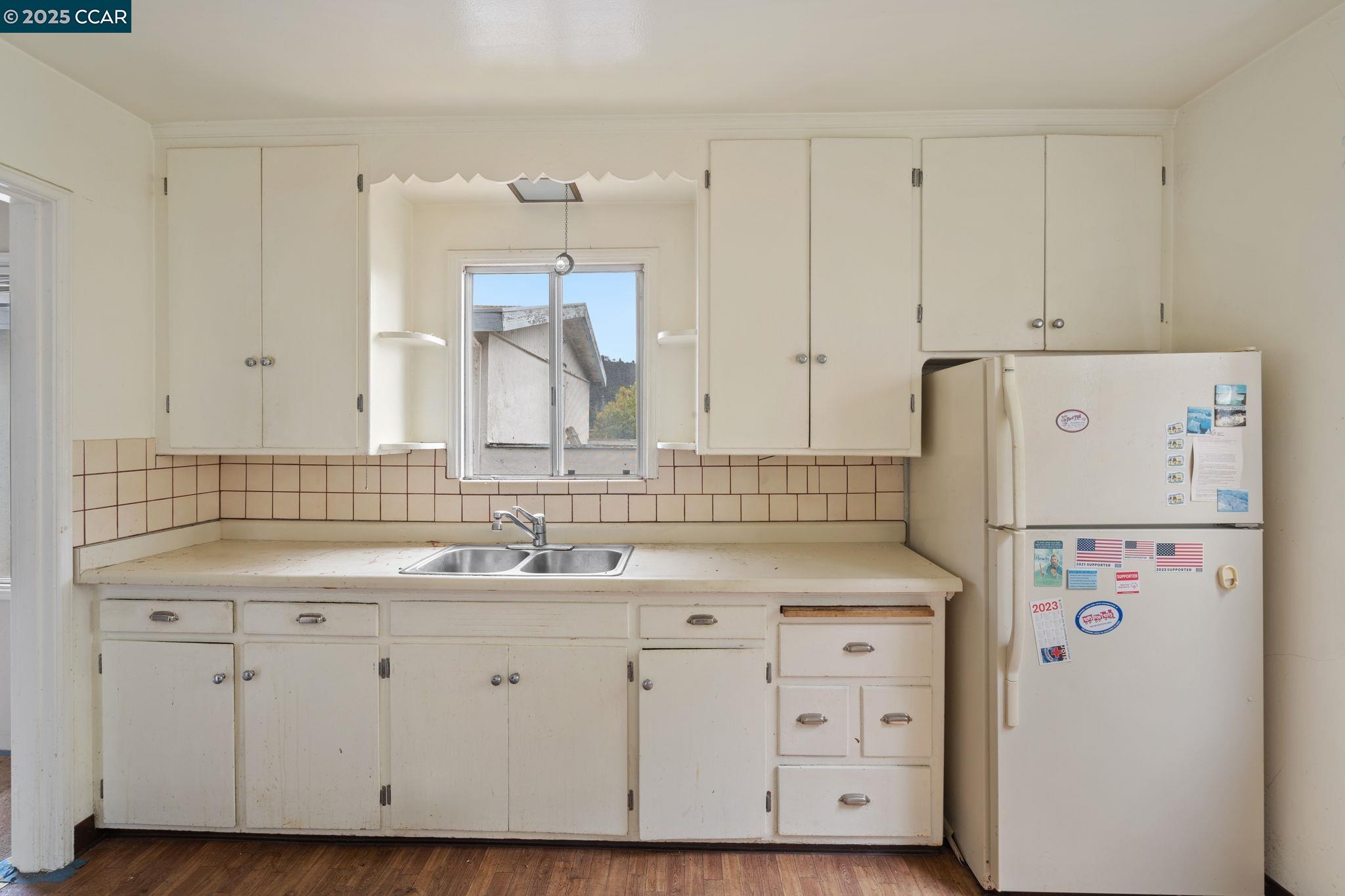Detail Gallery Image 12 of 52 For 1700 San Benito St, Richmond,  CA 94804 - 5 Beds | 2 Baths