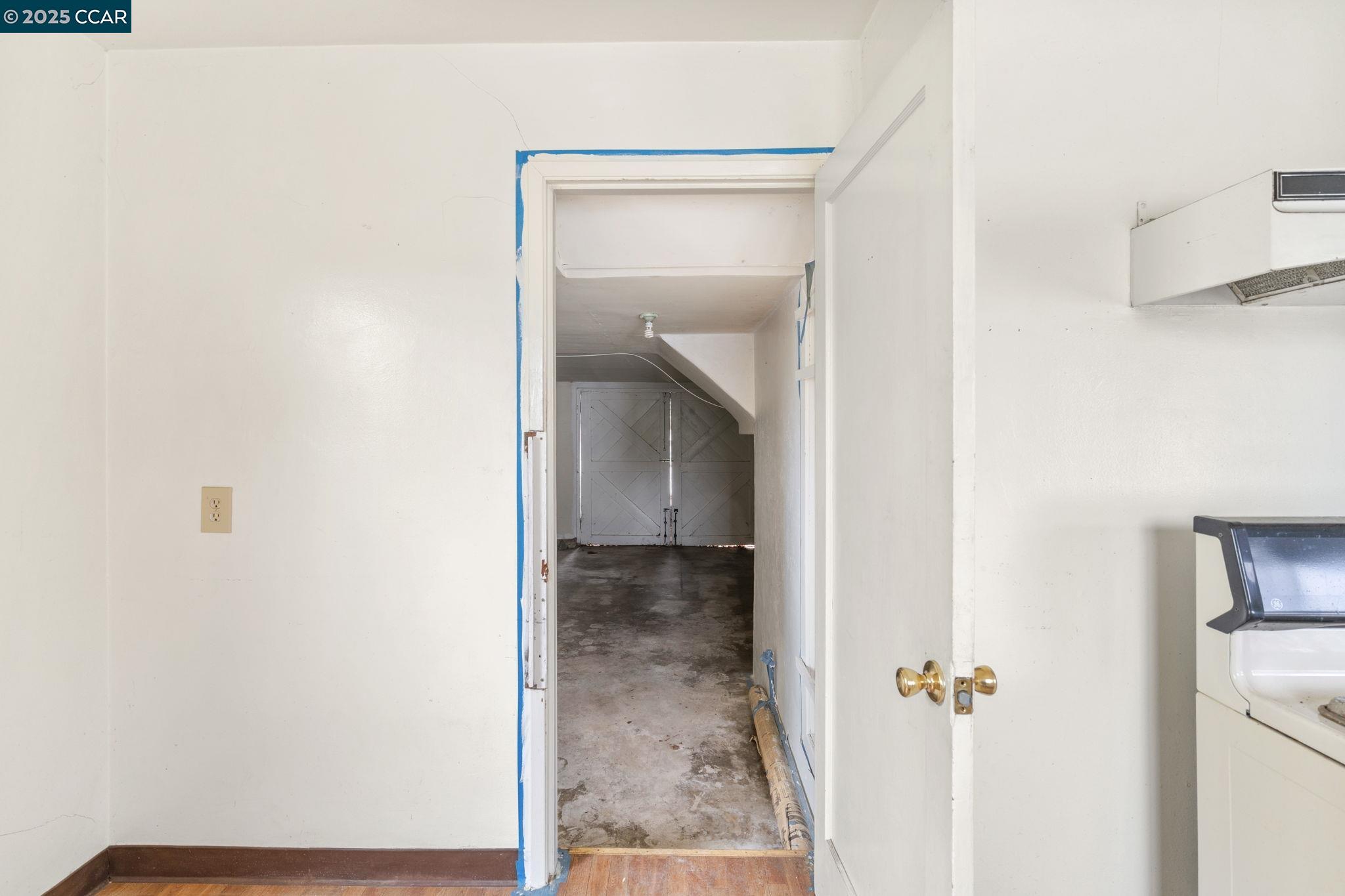 Detail Gallery Image 13 of 52 For 1700 San Benito St, Richmond,  CA 94804 - 5 Beds | 2 Baths