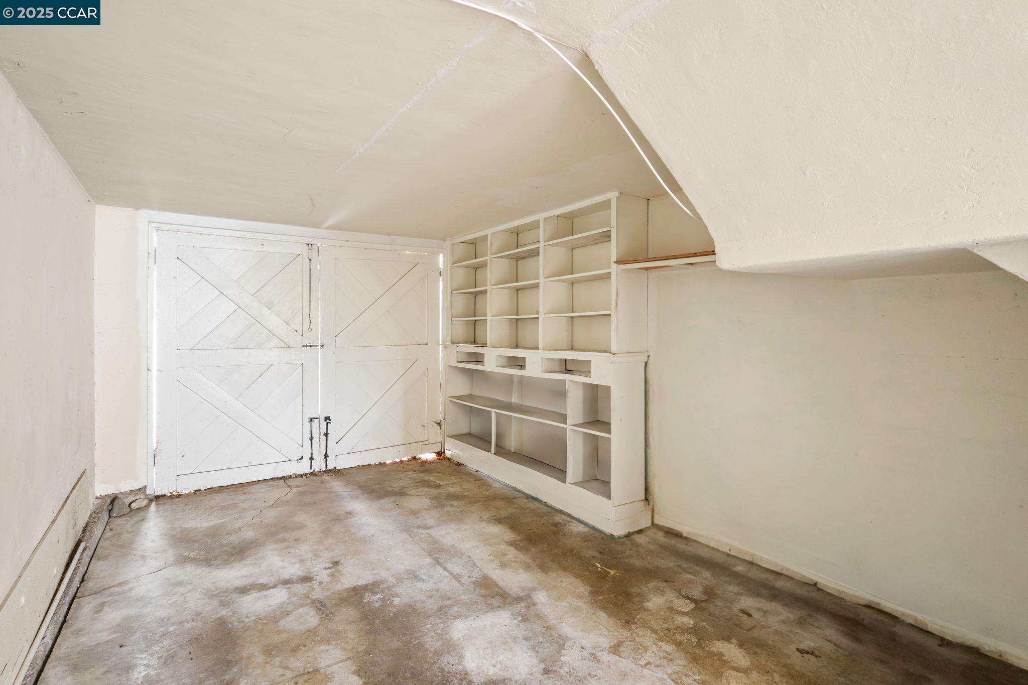 Detail Gallery Image 14 of 52 For 1700 San Benito St, Richmond,  CA 94804 - 5 Beds | 2 Baths