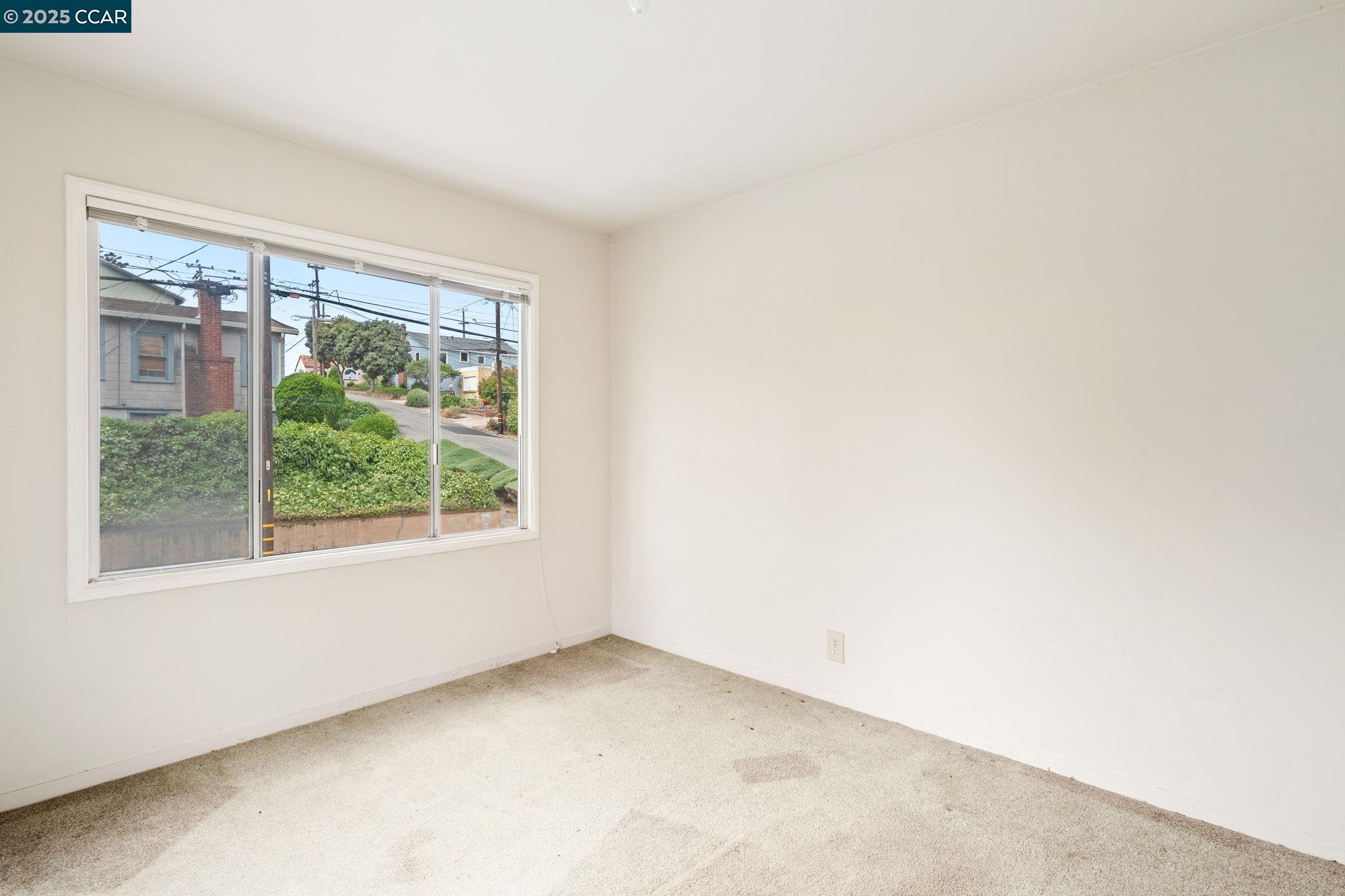 Detail Gallery Image 21 of 52 For 1700 San Benito St, Richmond,  CA 94804 - 5 Beds | 2 Baths