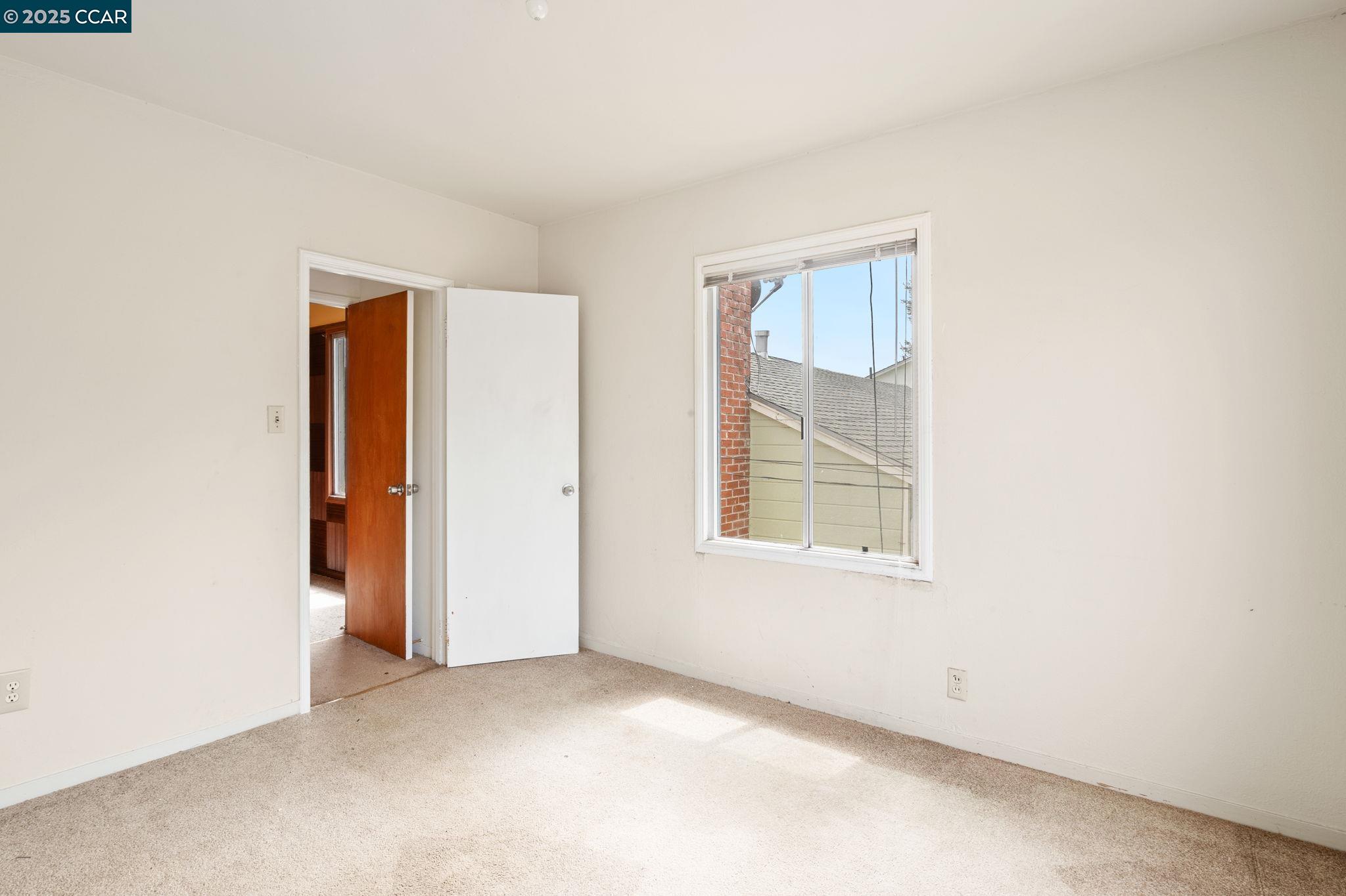 Detail Gallery Image 22 of 52 For 1700 San Benito St, Richmond,  CA 94804 - 5 Beds | 2 Baths