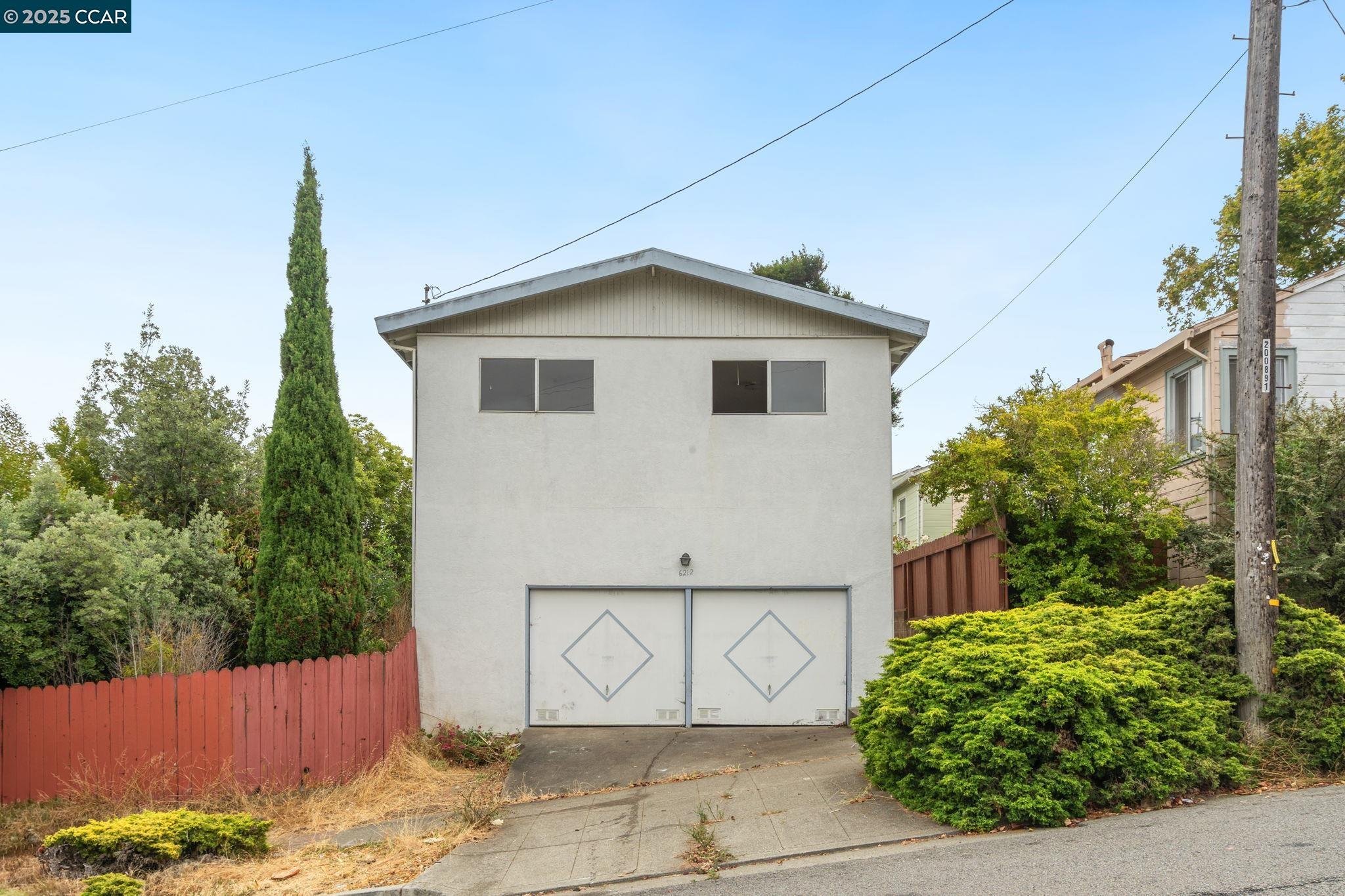 Detail Gallery Image 27 of 52 For 1700 San Benito St, Richmond,  CA 94804 - 5 Beds | 2 Baths