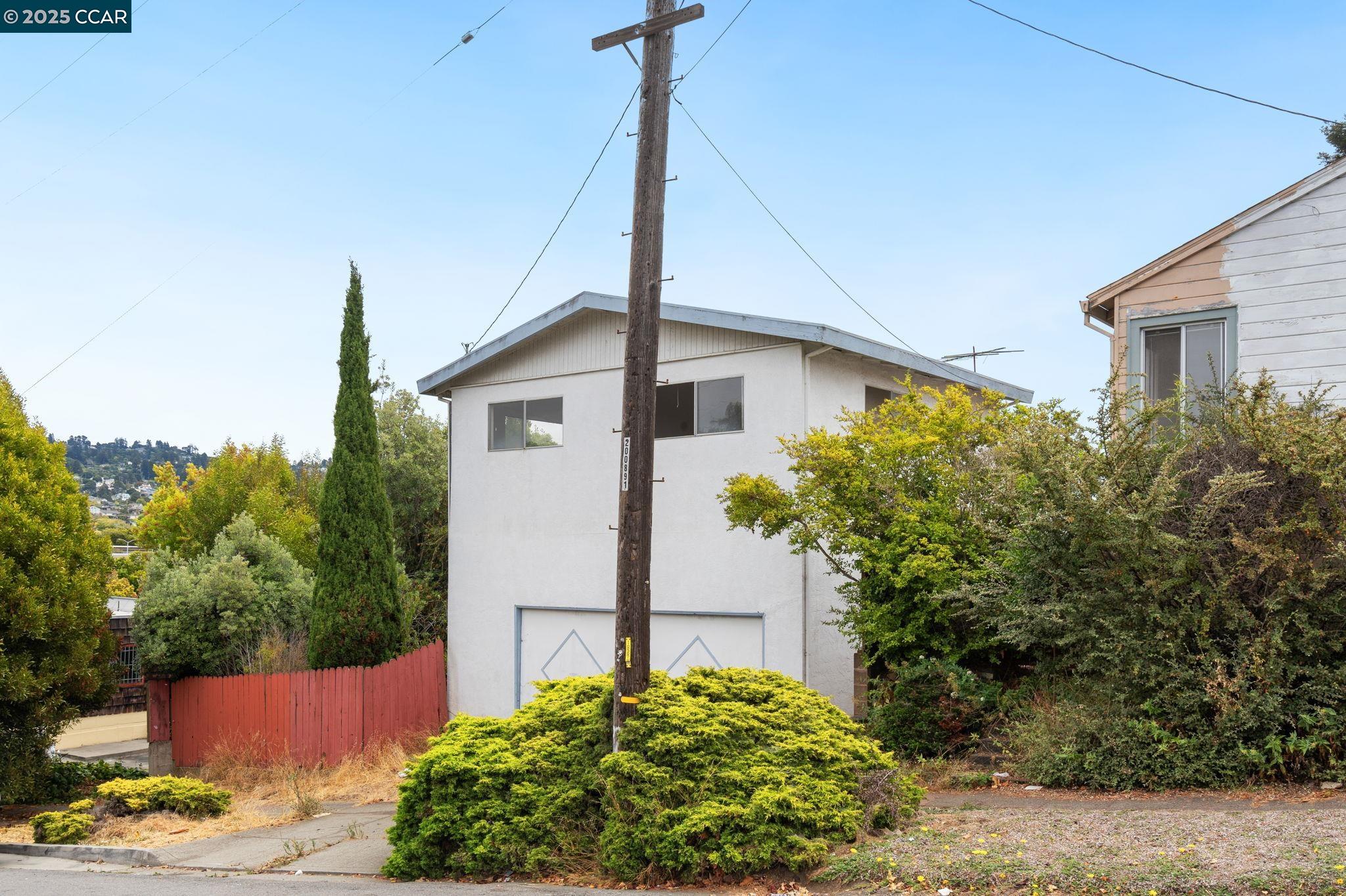Detail Gallery Image 28 of 52 For 1700 San Benito St, Richmond,  CA 94804 - 5 Beds | 2 Baths