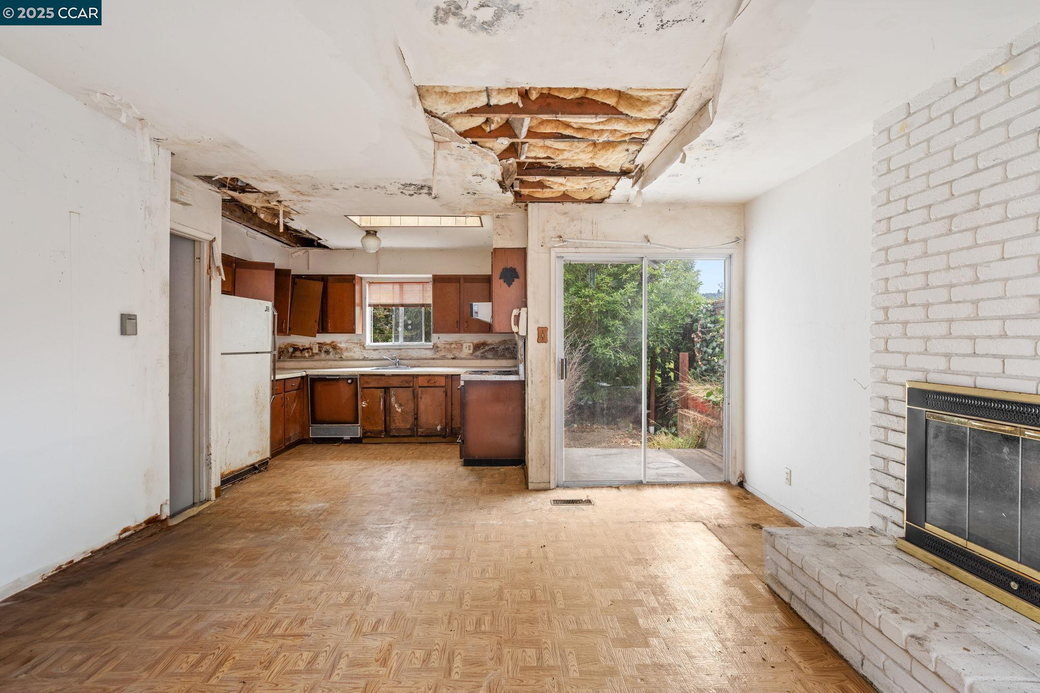 Detail Gallery Image 30 of 52 For 1700 San Benito St, Richmond,  CA 94804 - 5 Beds | 2 Baths