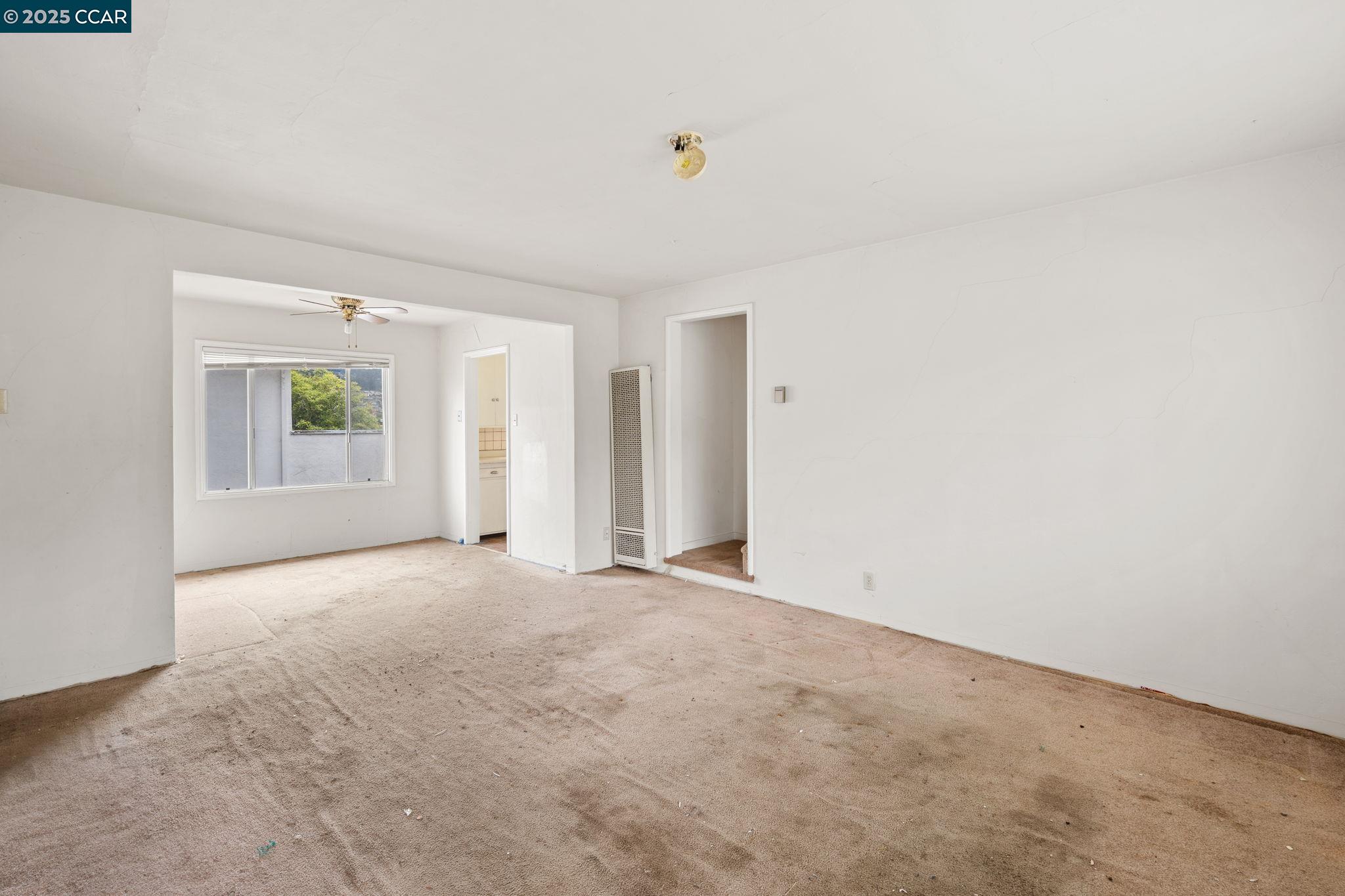 Detail Gallery Image 4 of 52 For 1700 San Benito St, Richmond,  CA 94804 - 5 Beds | 2 Baths