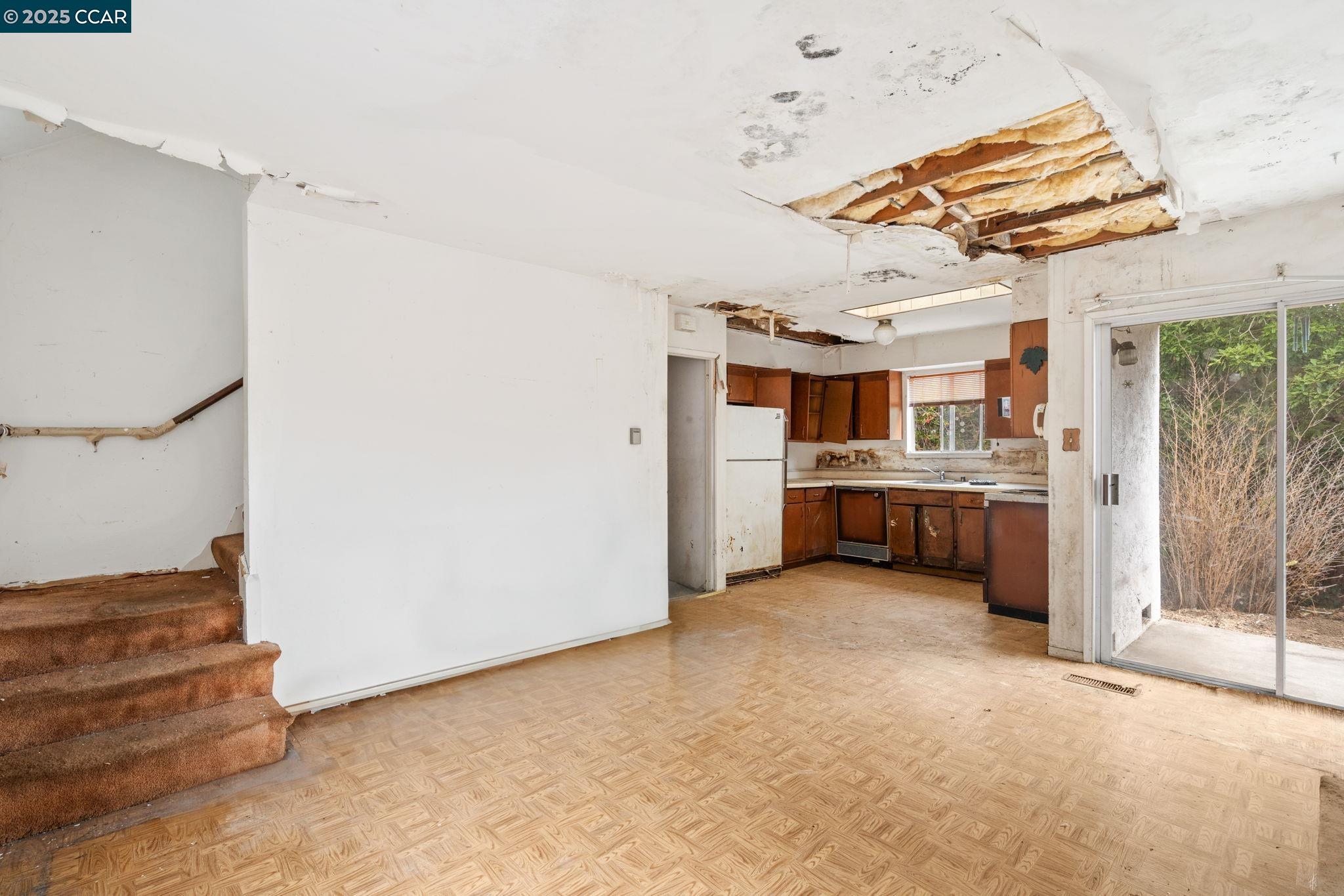 Detail Gallery Image 31 of 52 For 1700 San Benito St, Richmond,  CA 94804 - 5 Beds | 2 Baths