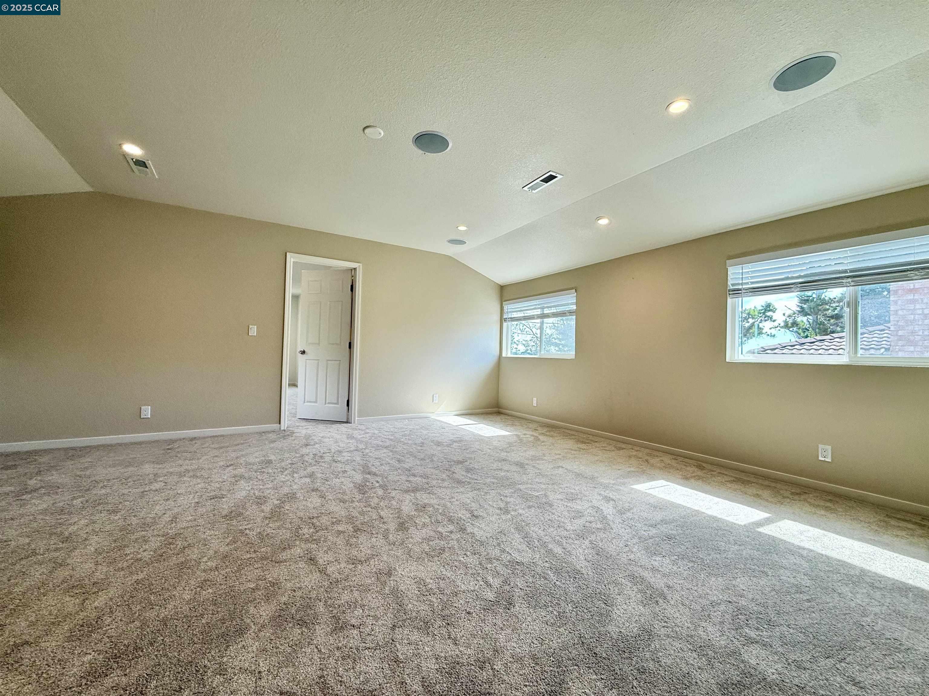 Detail Gallery Image 12 of 44 For 148 Lancaster Way, Vallejo,  CA 94591 - 4 Beds | 3 Baths