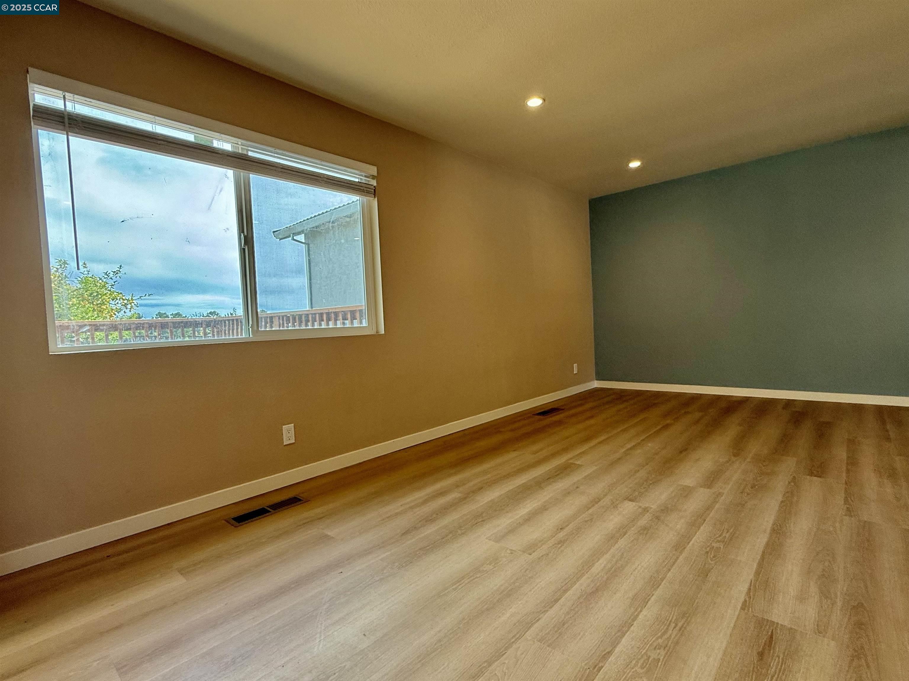 Detail Gallery Image 21 of 44 For 148 Lancaster Way, Vallejo,  CA 94591 - 4 Beds | 3 Baths
