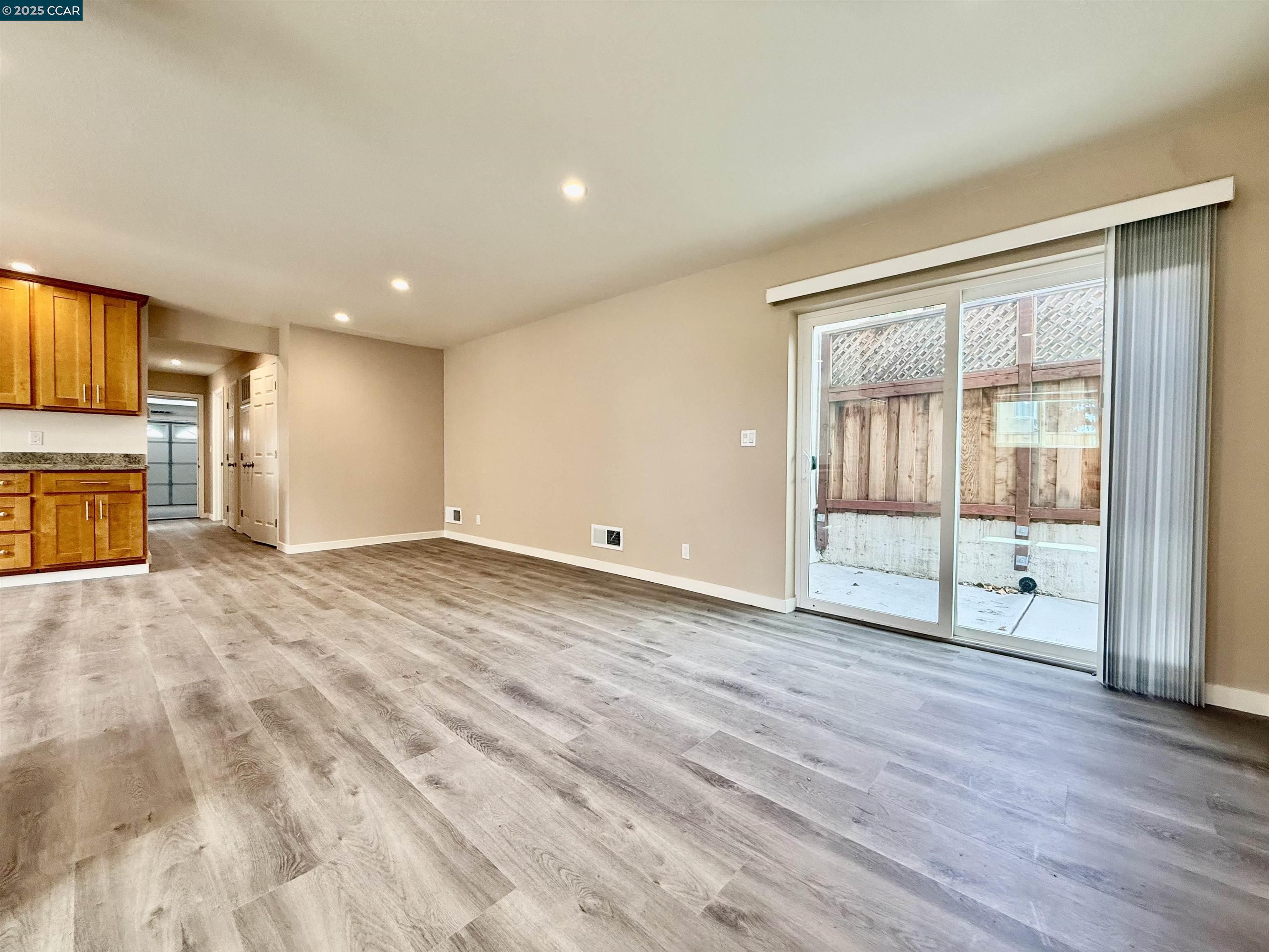 Detail Gallery Image 9 of 44 For 148 Lancaster Way, Vallejo,  CA 94591 - 4 Beds | 3 Baths