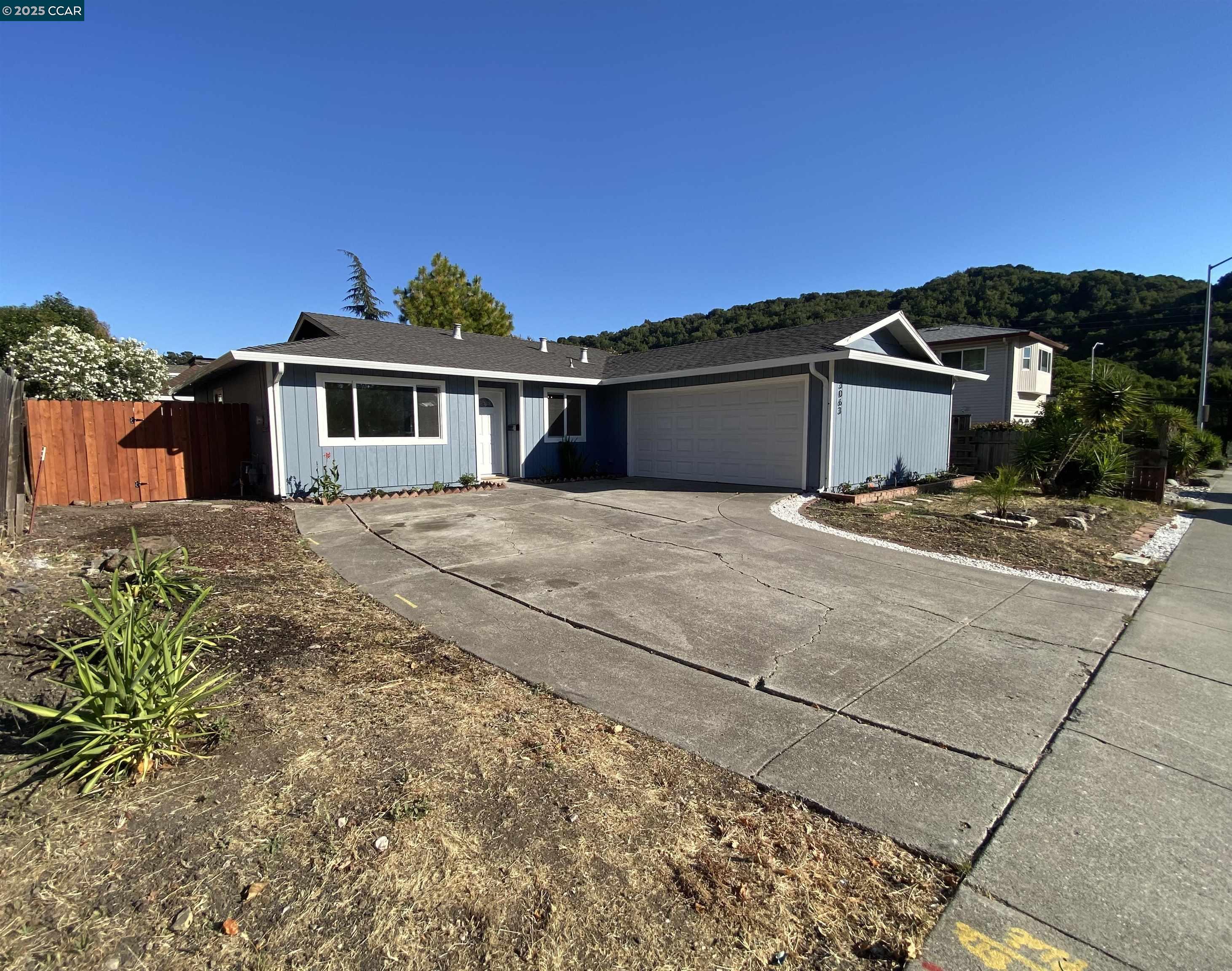 Detail Gallery Image 1 of 13 For 3063 Simas Ave, Pinole,  CA 94564 - 4 Beds | 2 Baths