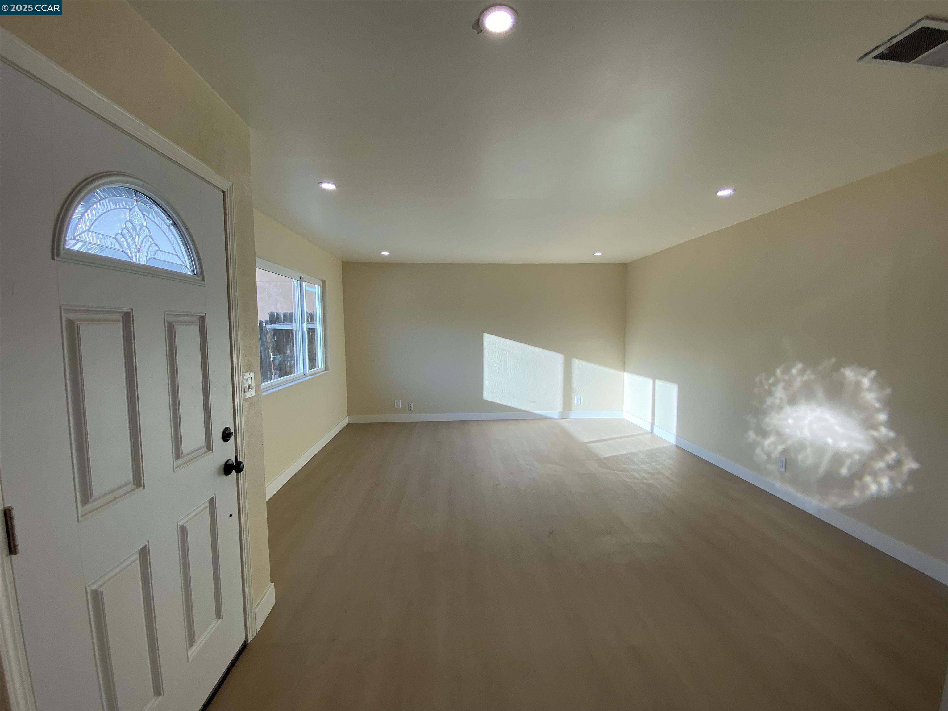 Detail Gallery Image 2 of 13 For 3063 Simas Ave, Pinole,  CA 94564 - 4 Beds | 2 Baths