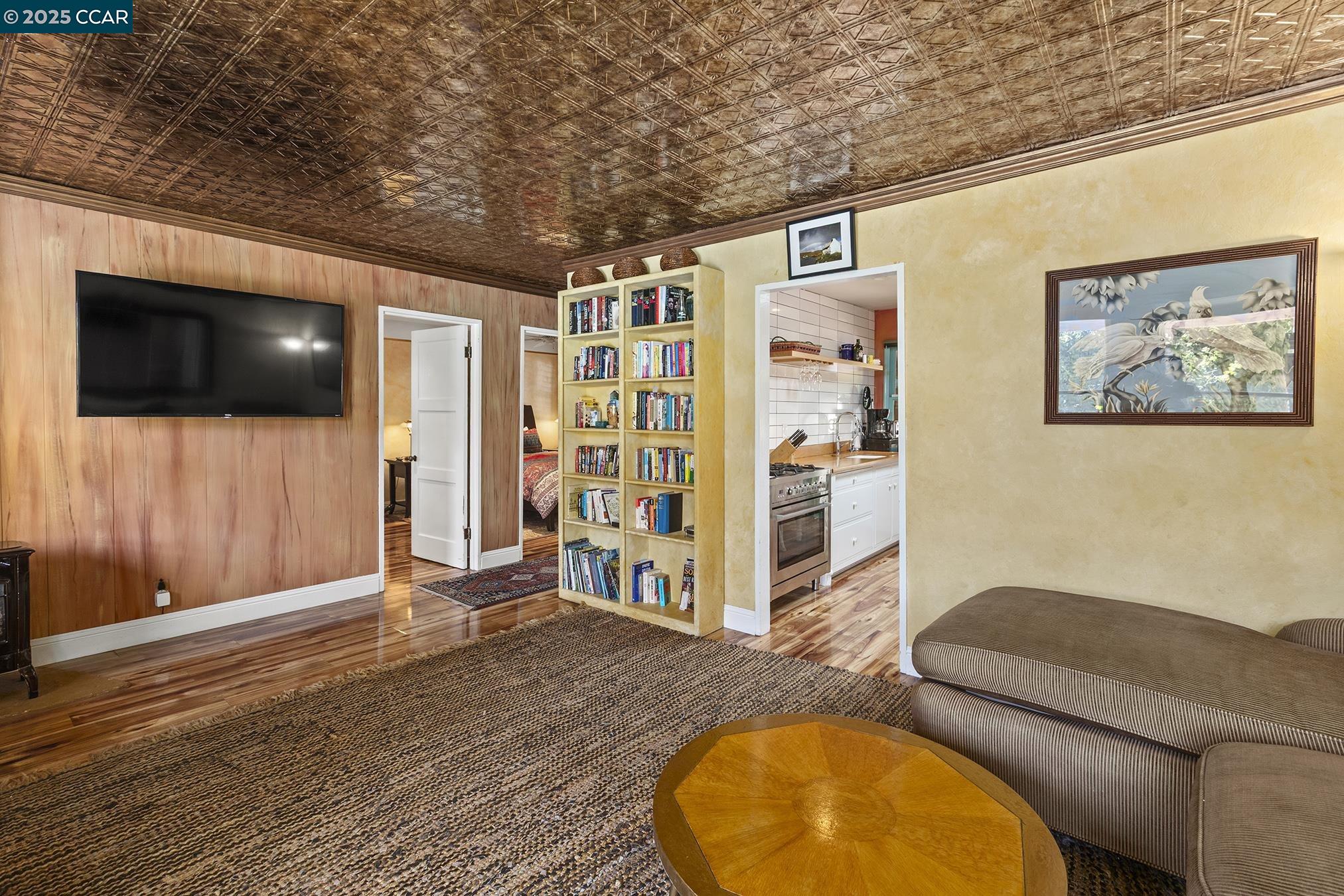 Detail Gallery Image 14 of 55 For 17190 Cedar Ave, Sonoma,  CA 95476 - 3 Beds | 1 Baths