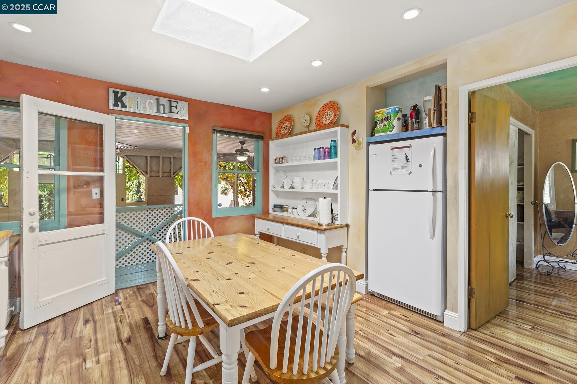 Detail Gallery Image 17 of 55 For 17190 Cedar Ave, Sonoma,  CA 95476 - 3 Beds | 1 Baths
