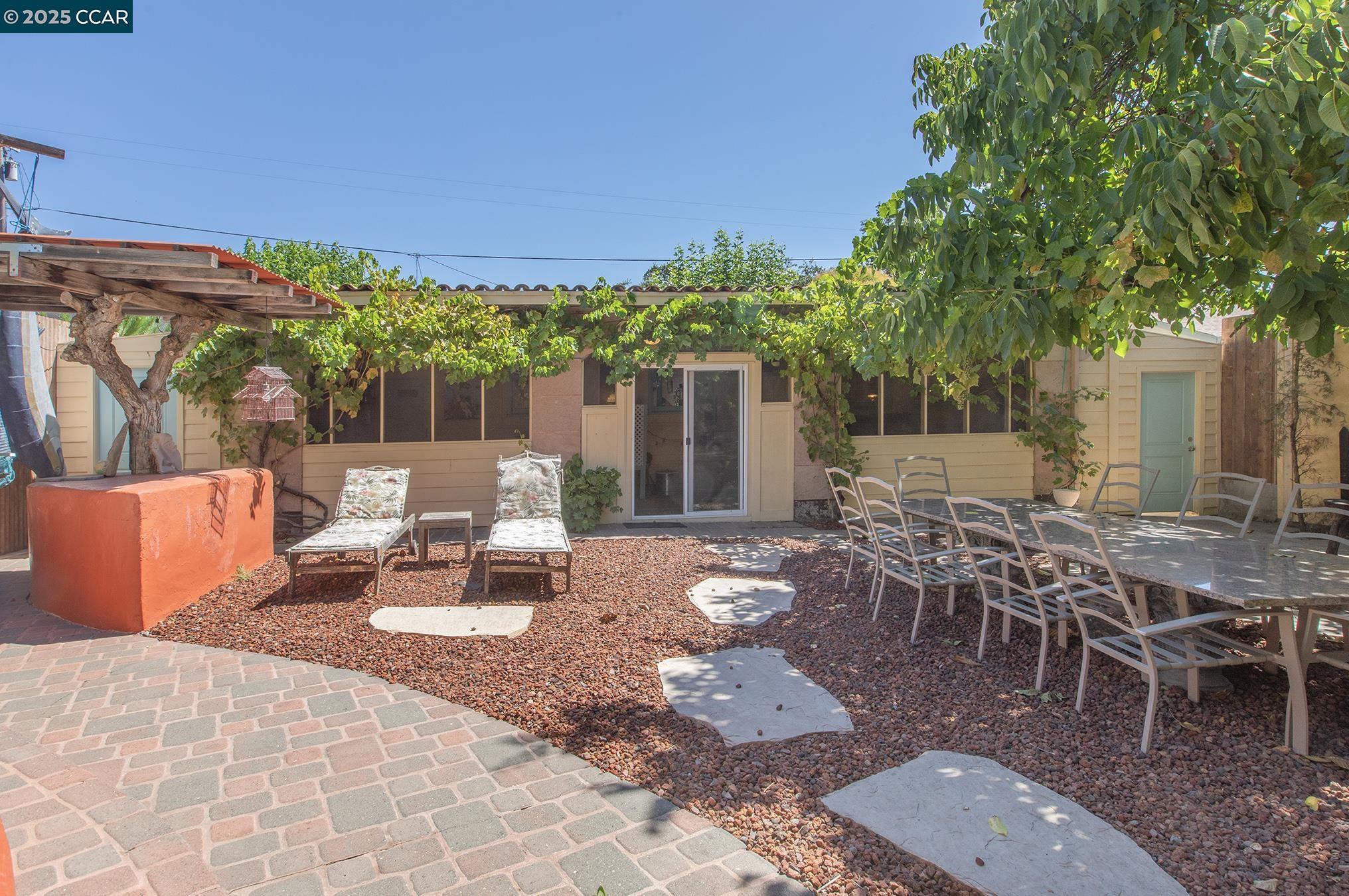 Detail Gallery Image 27 of 55 For 17190 Cedar Ave, Sonoma,  CA 95476 - 3 Beds | 1 Baths