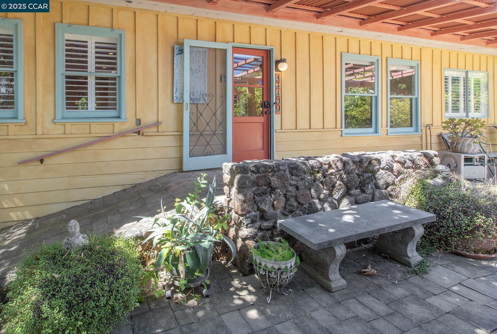 Detail Gallery Image 6 of 55 For 17190 Cedar Ave, Sonoma,  CA 95476 - 3 Beds | 1 Baths
