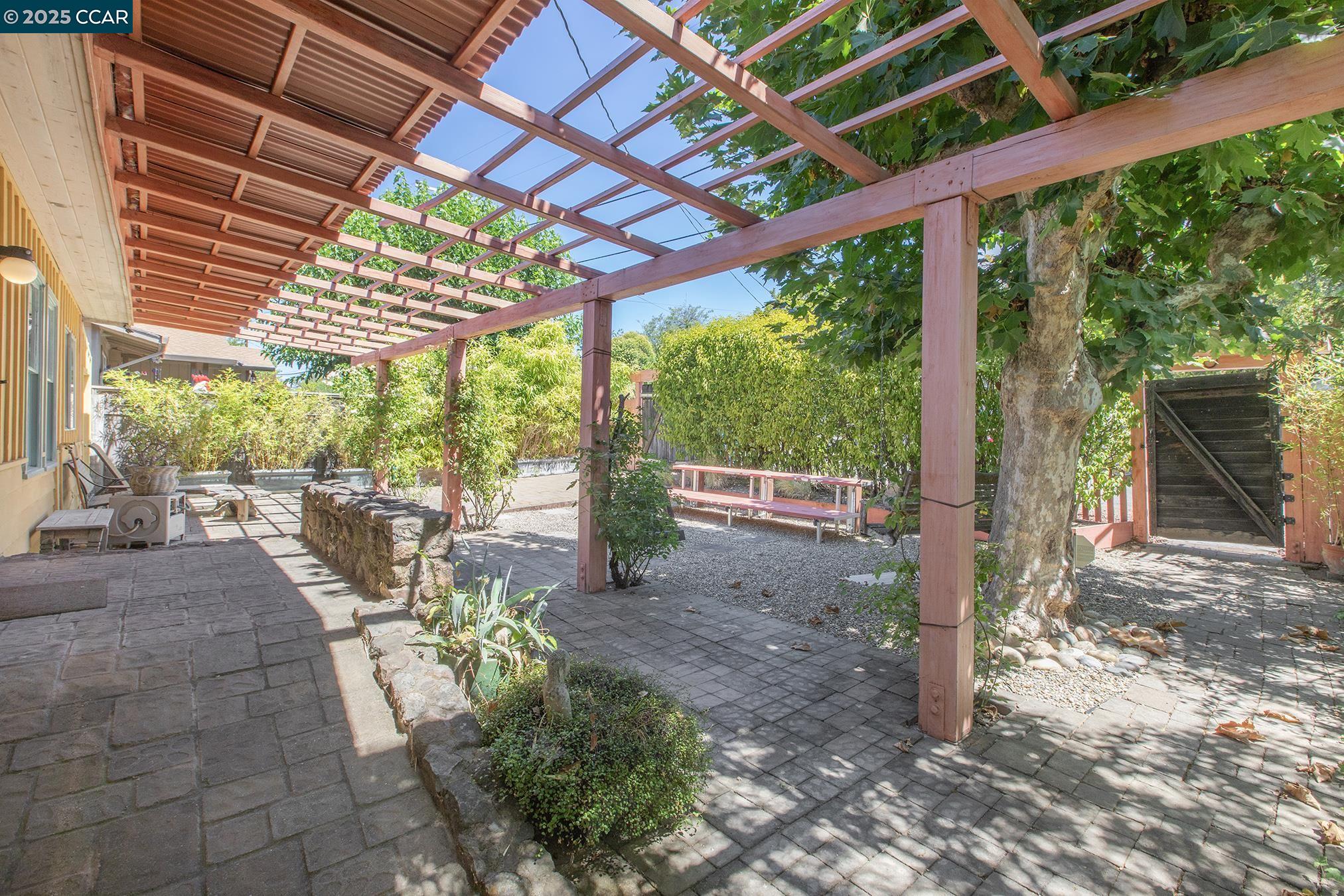 Detail Gallery Image 7 of 55 For 17190 Cedar Ave, Sonoma,  CA 95476 - 3 Beds | 1 Baths