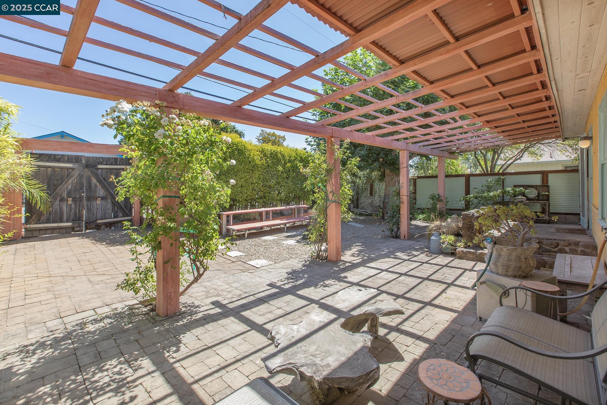 Detail Gallery Image 8 of 55 For 17190 Cedar Ave, Sonoma,  CA 95476 - 3 Beds | 1 Baths