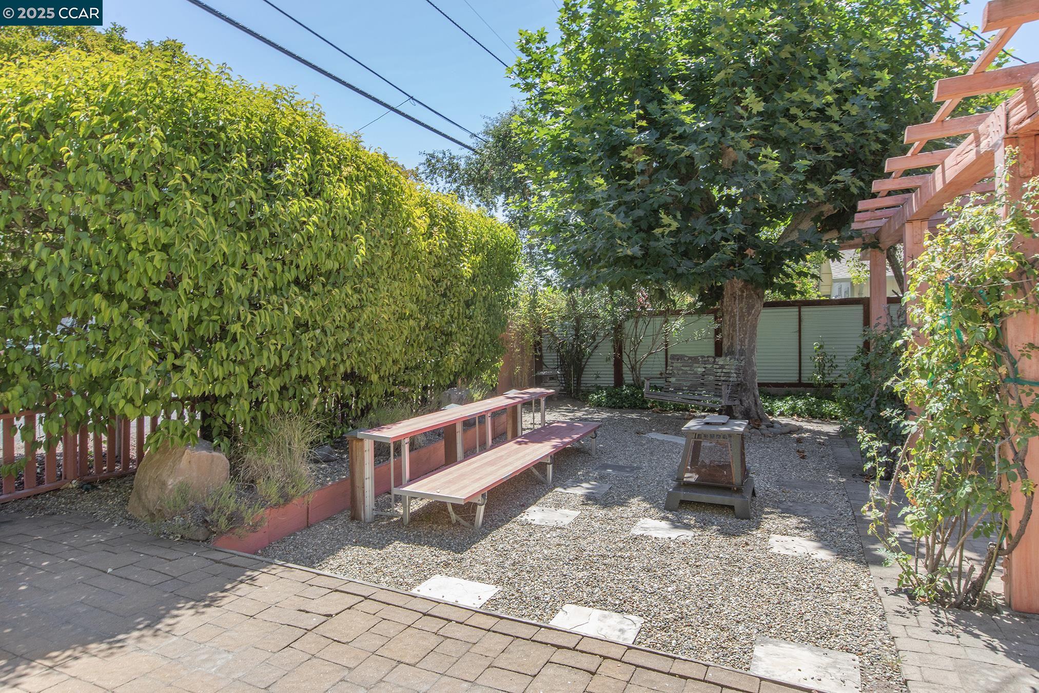 Detail Gallery Image 9 of 55 For 17190 Cedar Ave, Sonoma,  CA 95476 - 3 Beds | 1 Baths