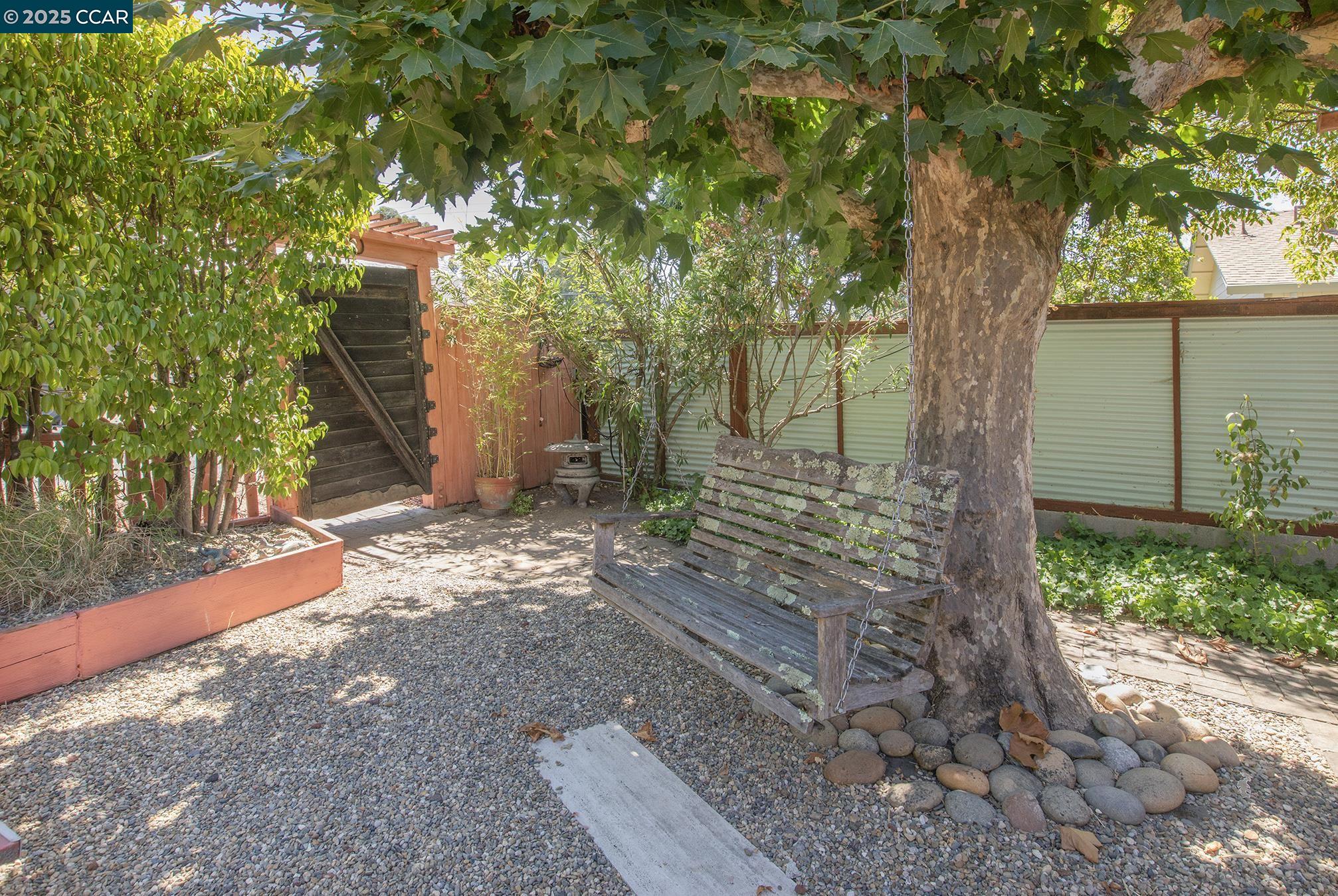 Detail Gallery Image 10 of 55 For 17190 Cedar Ave, Sonoma,  CA 95476 - 3 Beds | 1 Baths
