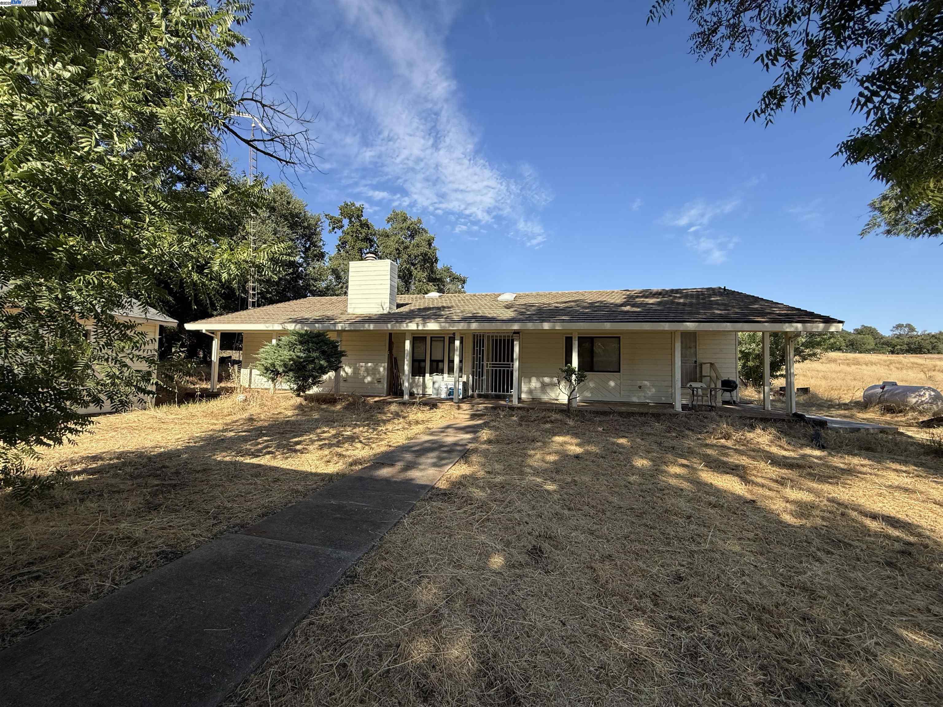 Detail Gallery Image 1 of 23 For 5893 Fruitland Rd, Marysville,  CA 95901 - 3 Beds | 2 Baths
