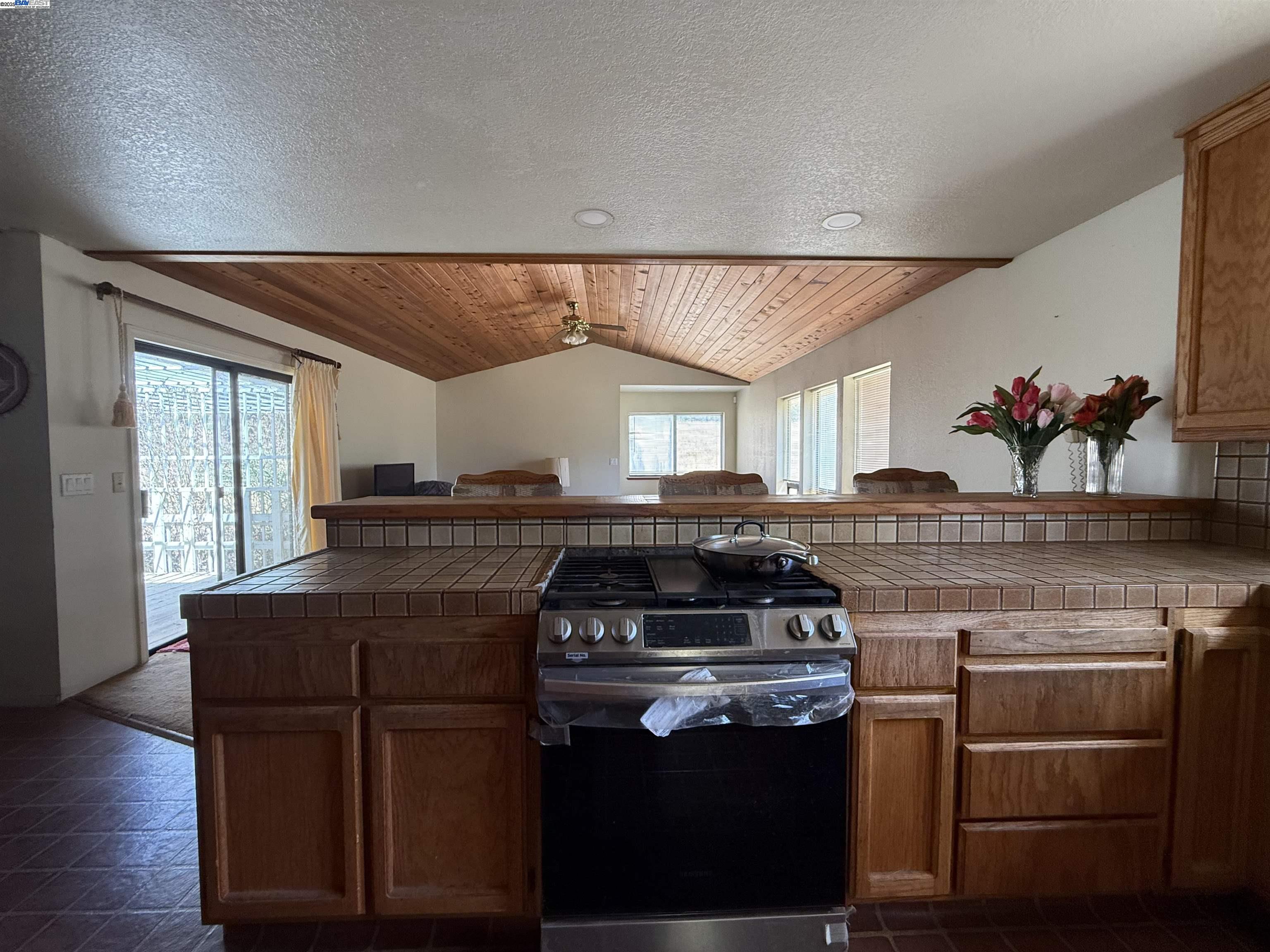 Detail Gallery Image 4 of 23 For 5893 Fruitland Rd, Marysville,  CA 95901 - 3 Beds | 2 Baths