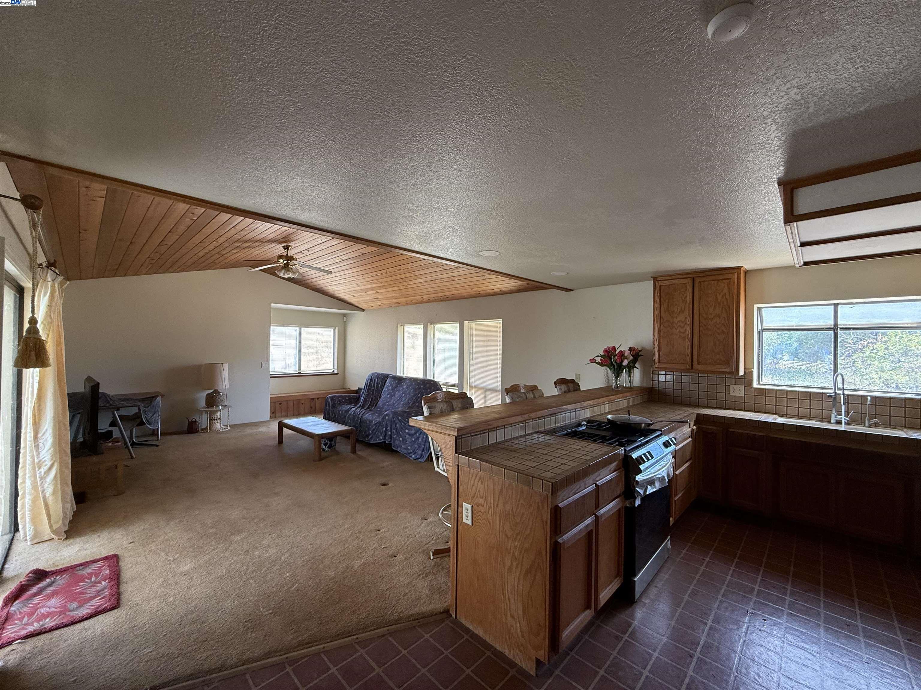 Detail Gallery Image 6 of 23 For 5893 Fruitland Rd, Marysville,  CA 95901 - 3 Beds | 2 Baths