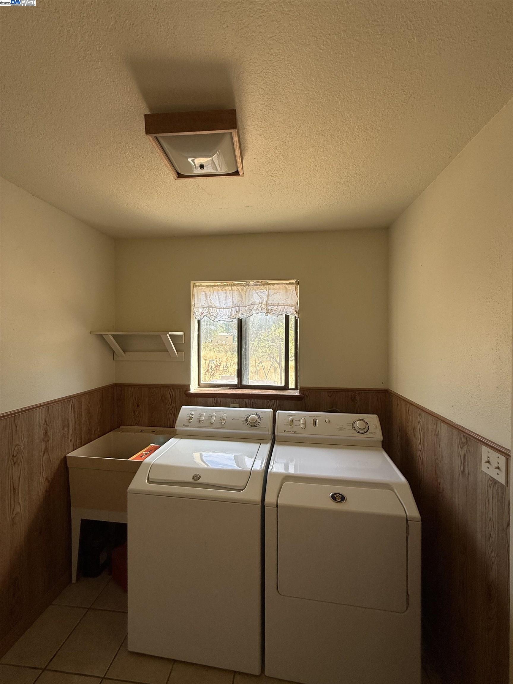 Detail Gallery Image 9 of 23 For 5893 Fruitland Rd, Marysville,  CA 95901 - 3 Beds | 2 Baths
