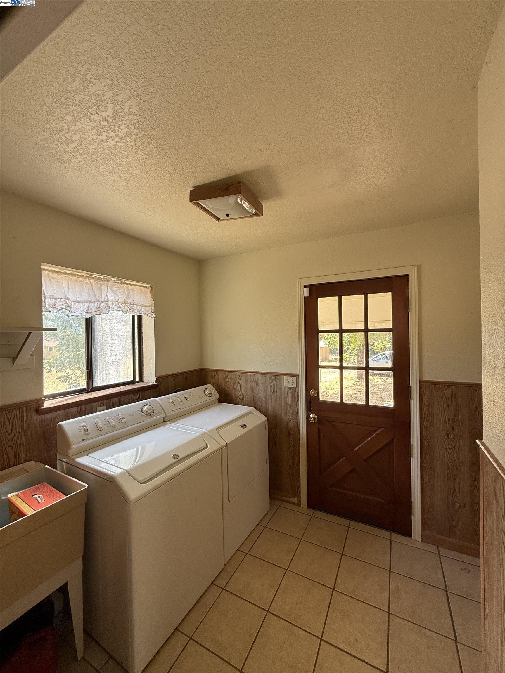Detail Gallery Image 10 of 23 For 5893 Fruitland Rd, Marysville,  CA 95901 - 3 Beds | 2 Baths