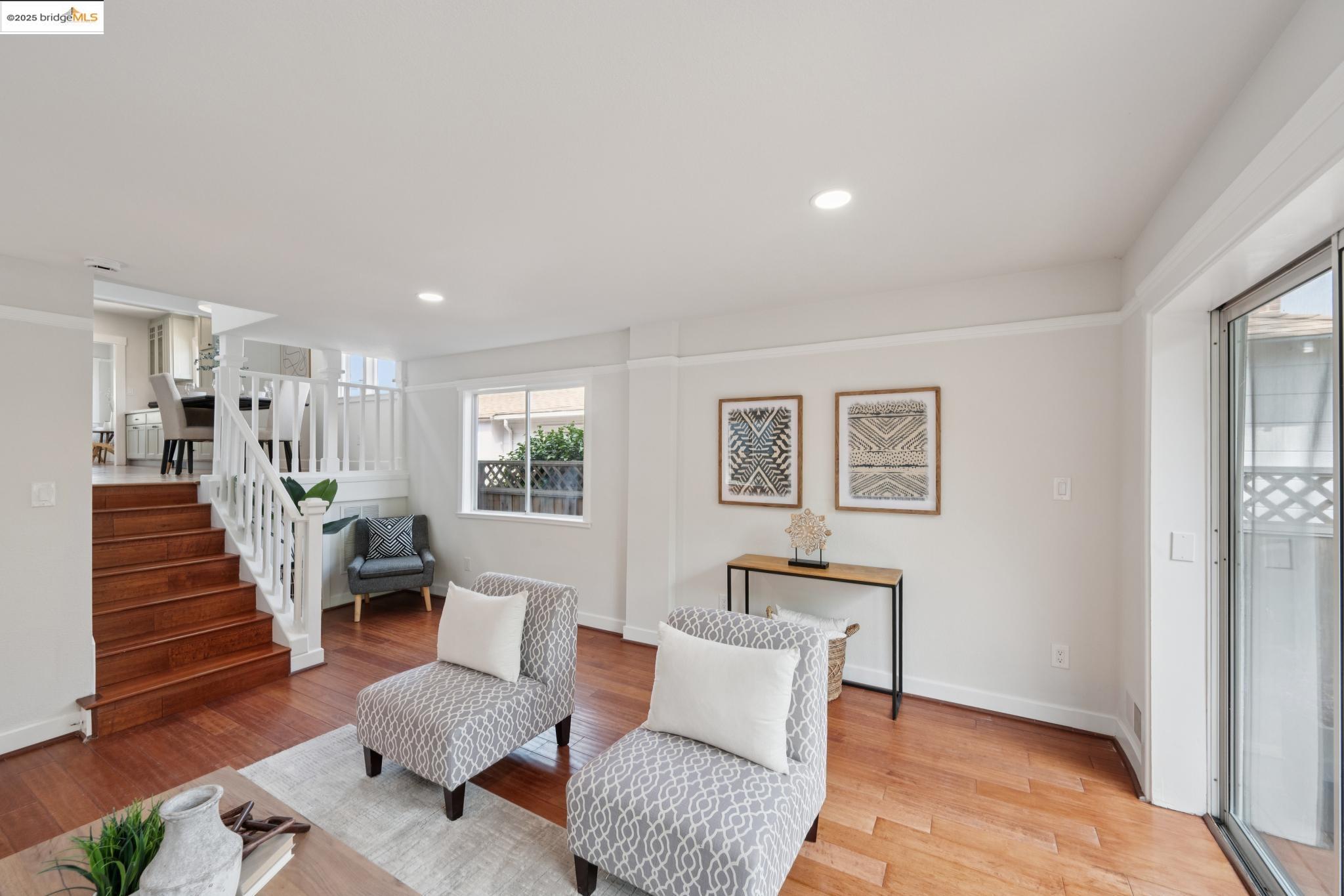 Detail Gallery Image 25 of 54 For 959 Kains Ave, Albany,  CA 94706 - 3 Beds | 3 Baths