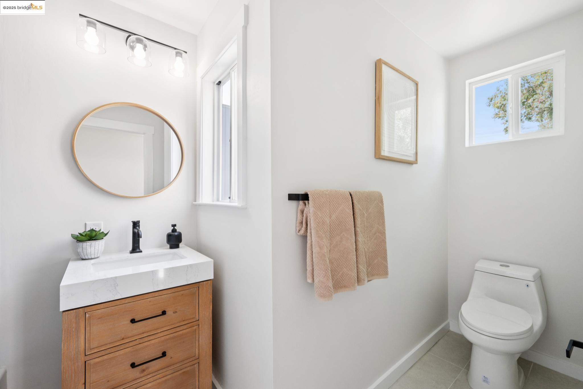 Detail Gallery Image 42 of 54 For 959 Kains Ave, Albany,  CA 94706 - 3 Beds | 3 Baths