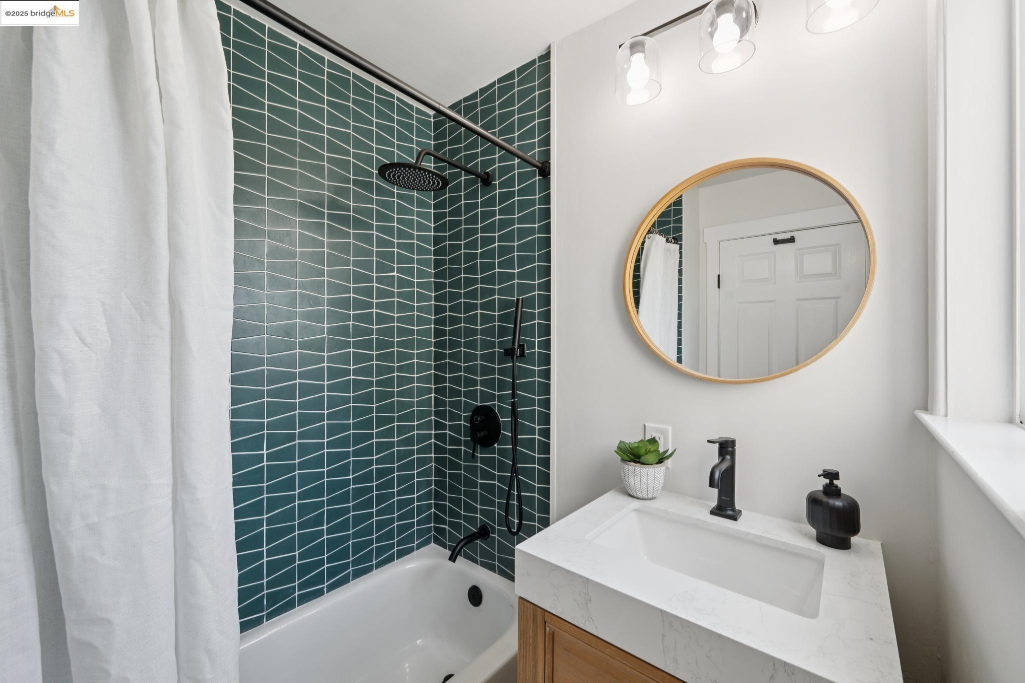 Detail Gallery Image 43 of 54 For 959 Kains Ave, Albany,  CA 94706 - 3 Beds | 3 Baths