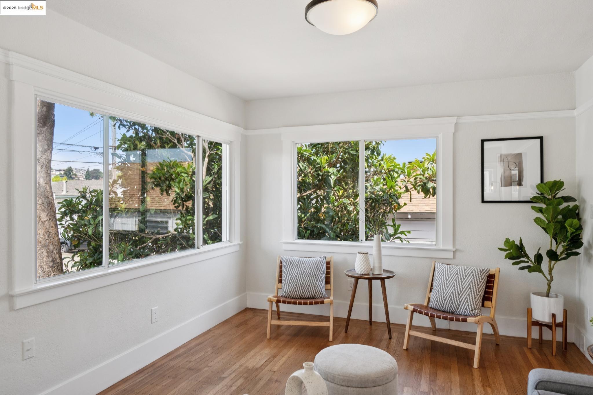 Detail Gallery Image 10 of 54 For 959 Kains Ave, Albany,  CA 94706 - 3 Beds | 3 Baths
