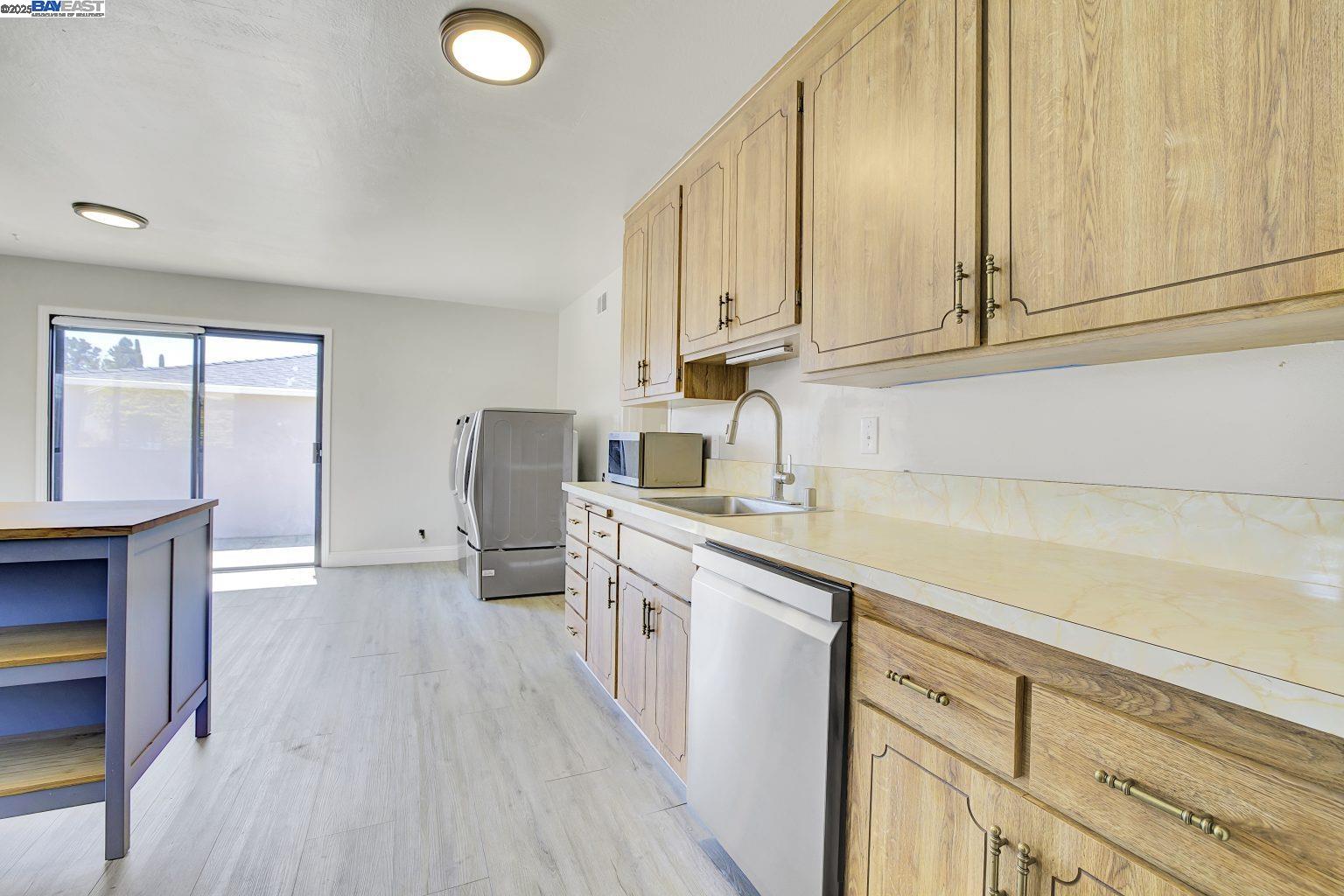 Detail Gallery Image 11 of 35 For 20009 Catalina Dr, Castro Valley,  CA 94546 - 3 Beds | 2 Baths