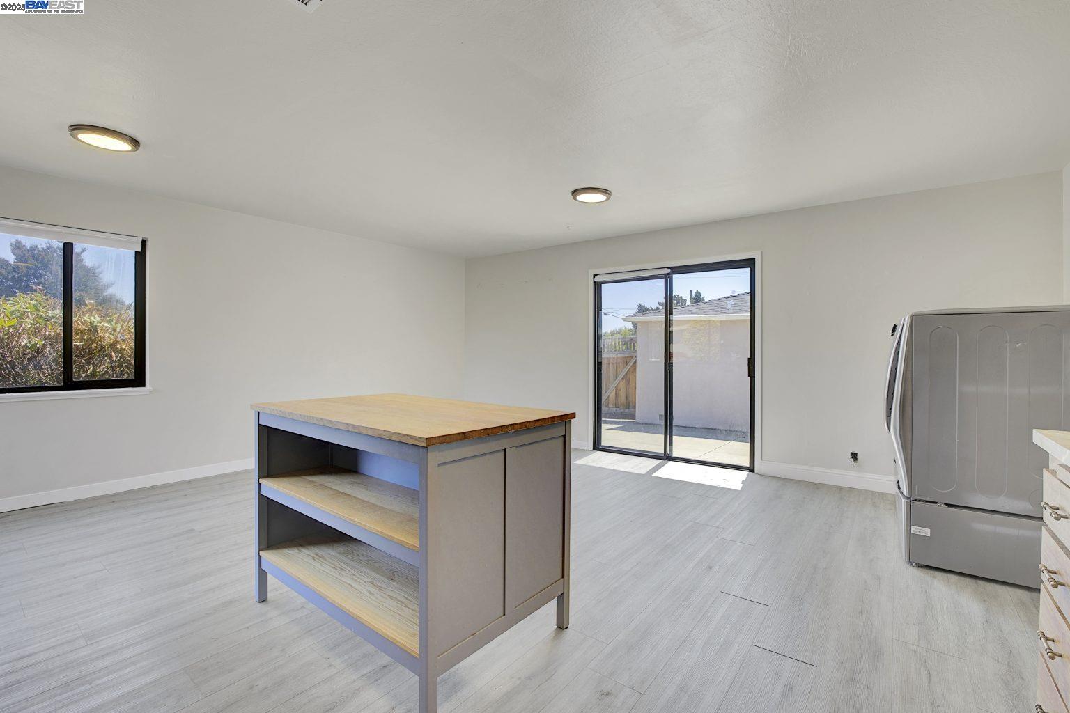 Detail Gallery Image 12 of 35 For 20009 Catalina Dr, Castro Valley,  CA 94546 - 3 Beds | 2 Baths