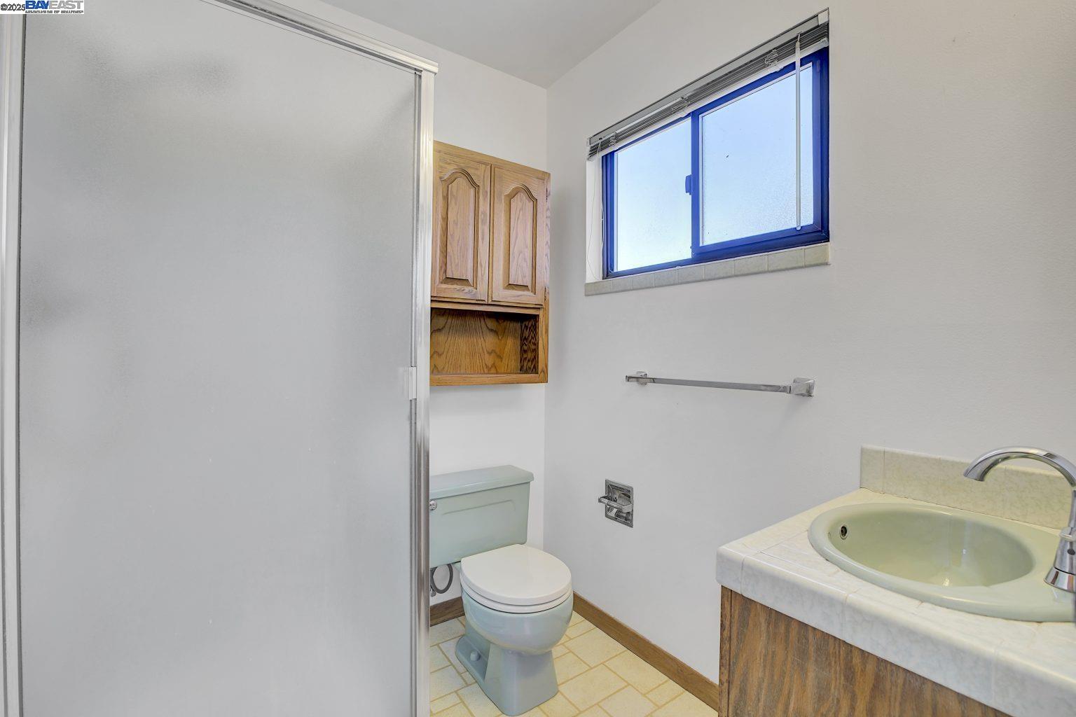 Detail Gallery Image 22 of 35 For 20009 Catalina Dr, Castro Valley,  CA 94546 - 3 Beds | 2 Baths
