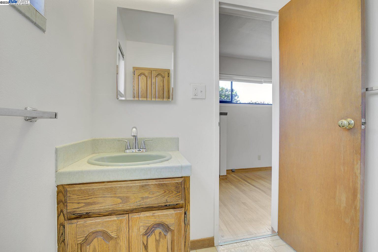 Detail Gallery Image 23 of 35 For 20009 Catalina Dr, Castro Valley,  CA 94546 - 3 Beds | 2 Baths