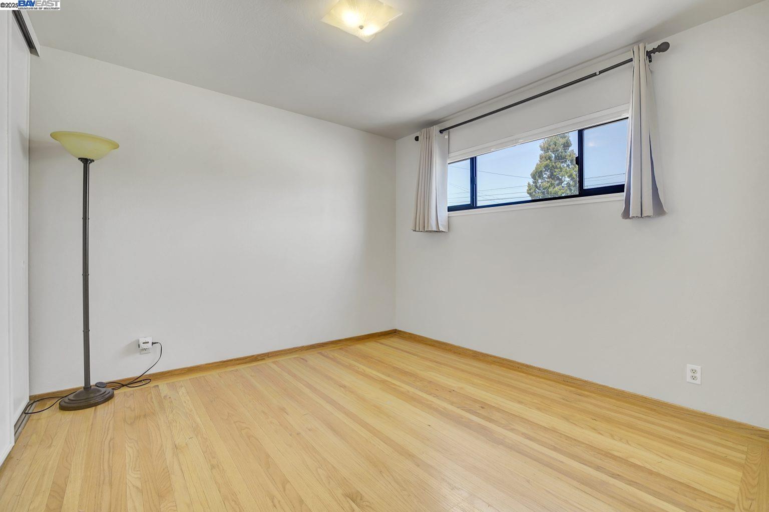 Detail Gallery Image 24 of 35 For 20009 Catalina Dr, Castro Valley,  CA 94546 - 3 Beds | 2 Baths