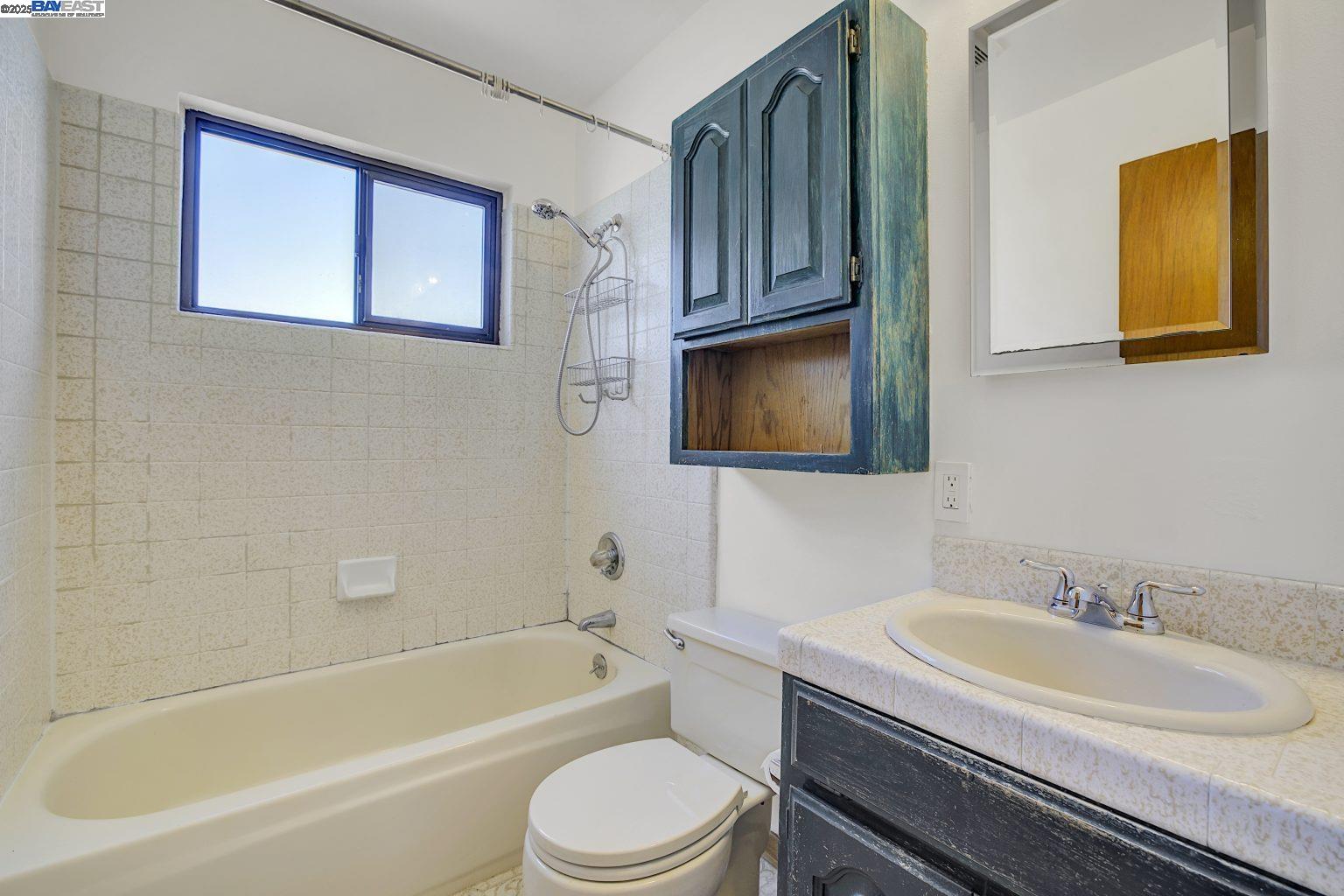 Detail Gallery Image 26 of 35 For 20009 Catalina Dr, Castro Valley,  CA 94546 - 3 Beds | 2 Baths