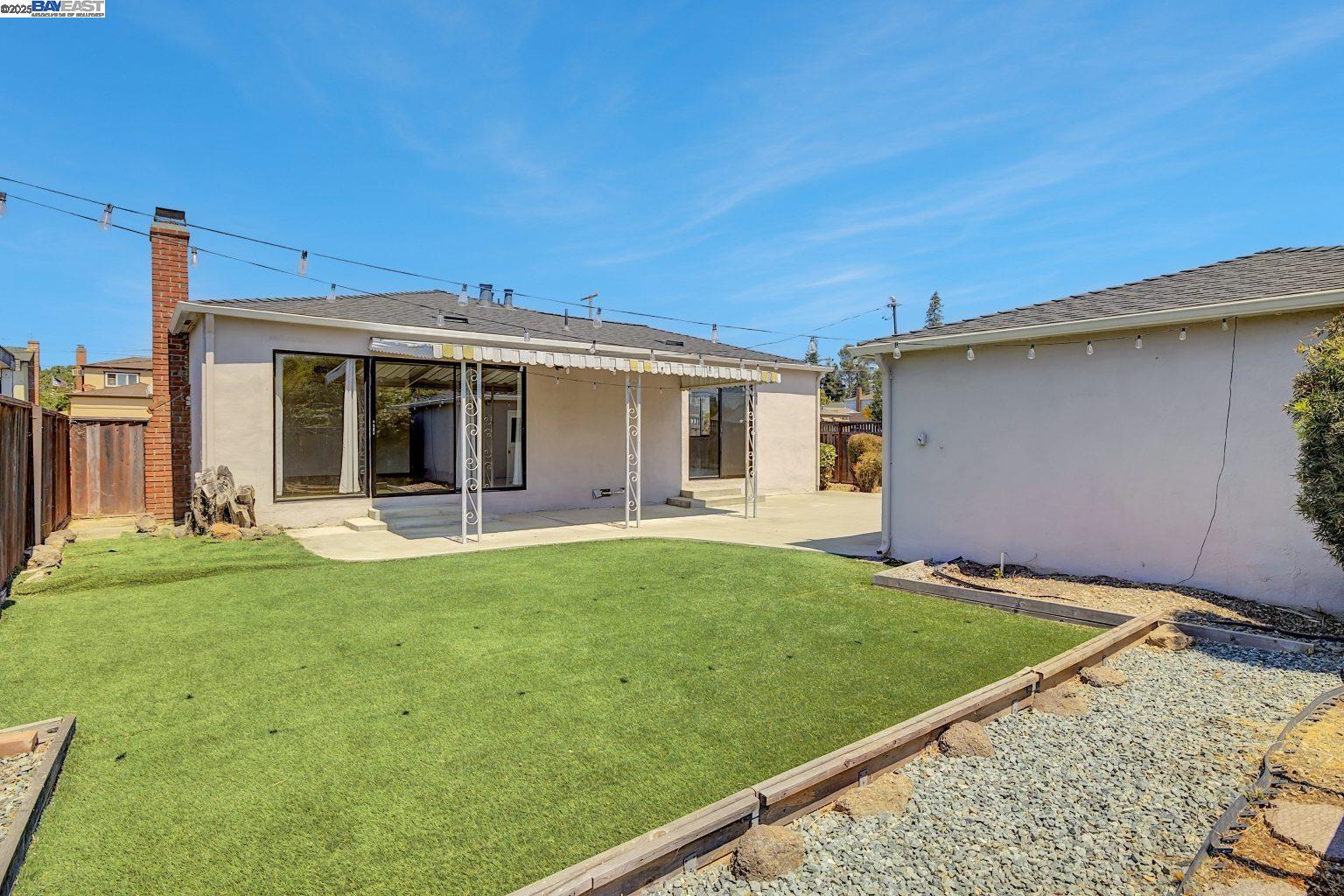 Detail Gallery Image 29 of 35 For 20009 Catalina Dr, Castro Valley,  CA 94546 - 3 Beds | 2 Baths
